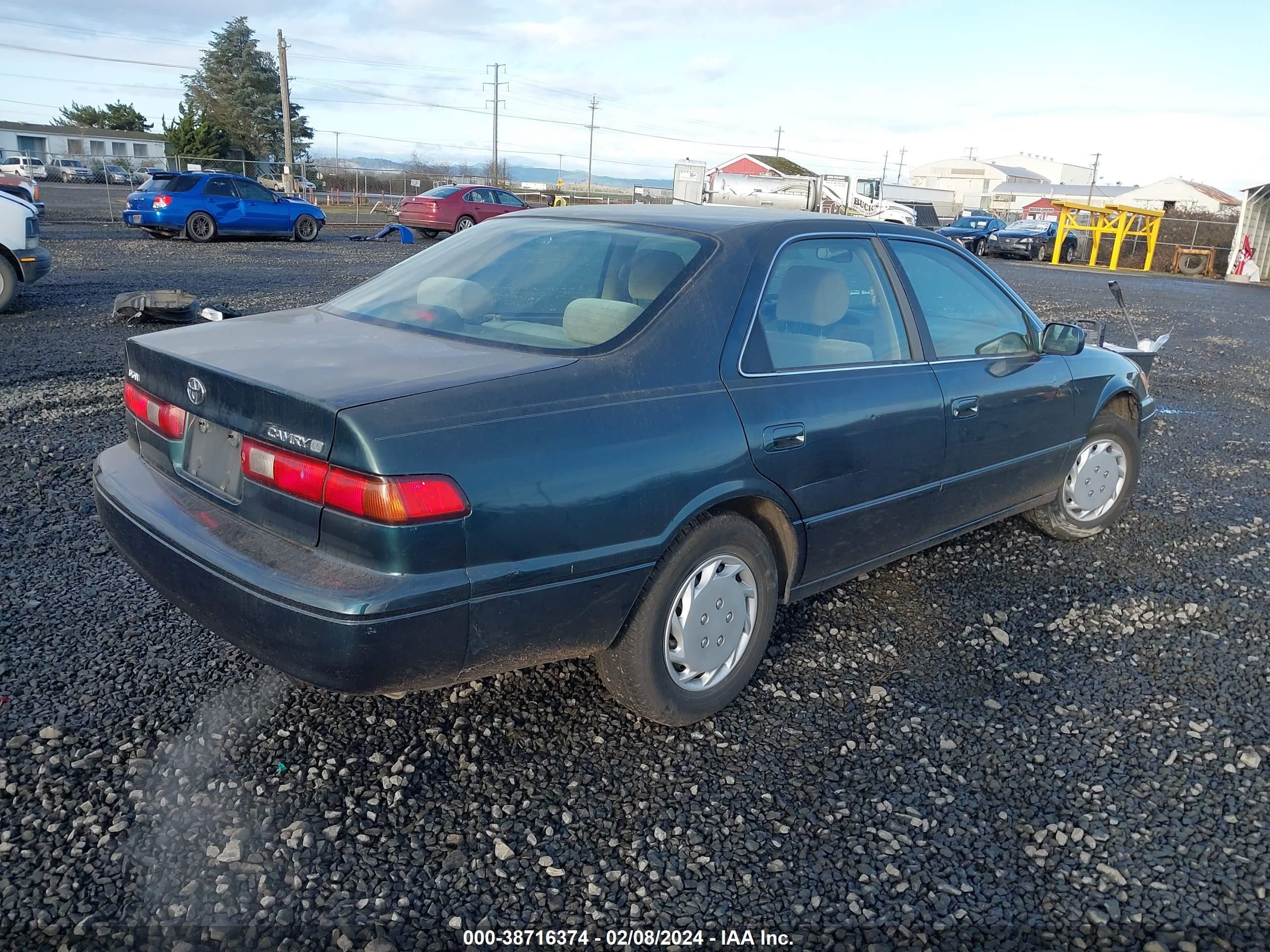 Photo 3 VIN: JT2BG22K9V0058140 - TOYOTA CAMRY 