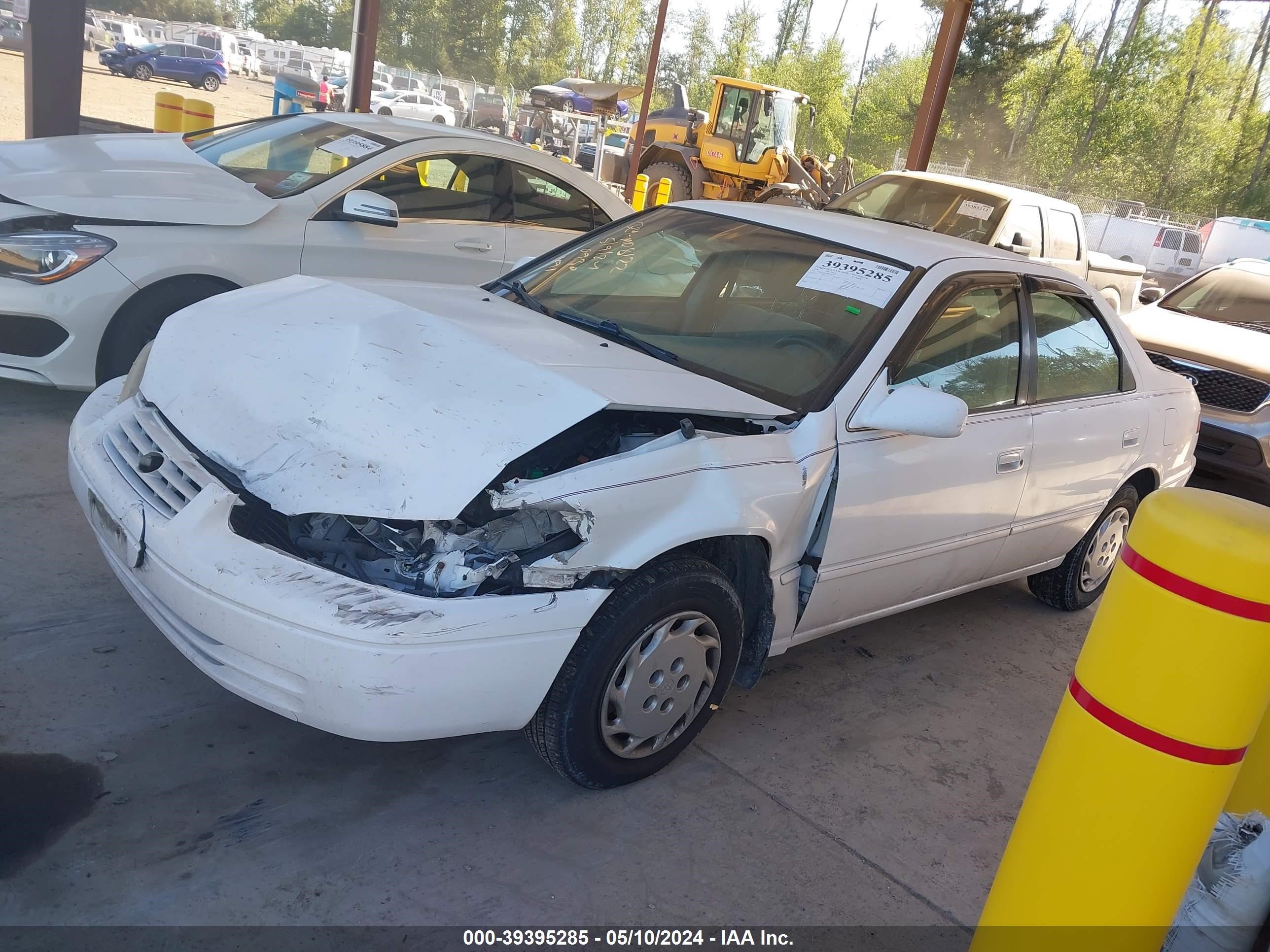 Photo 1 VIN: JT2BG22K9W0179347 - TOYOTA CAMRY 