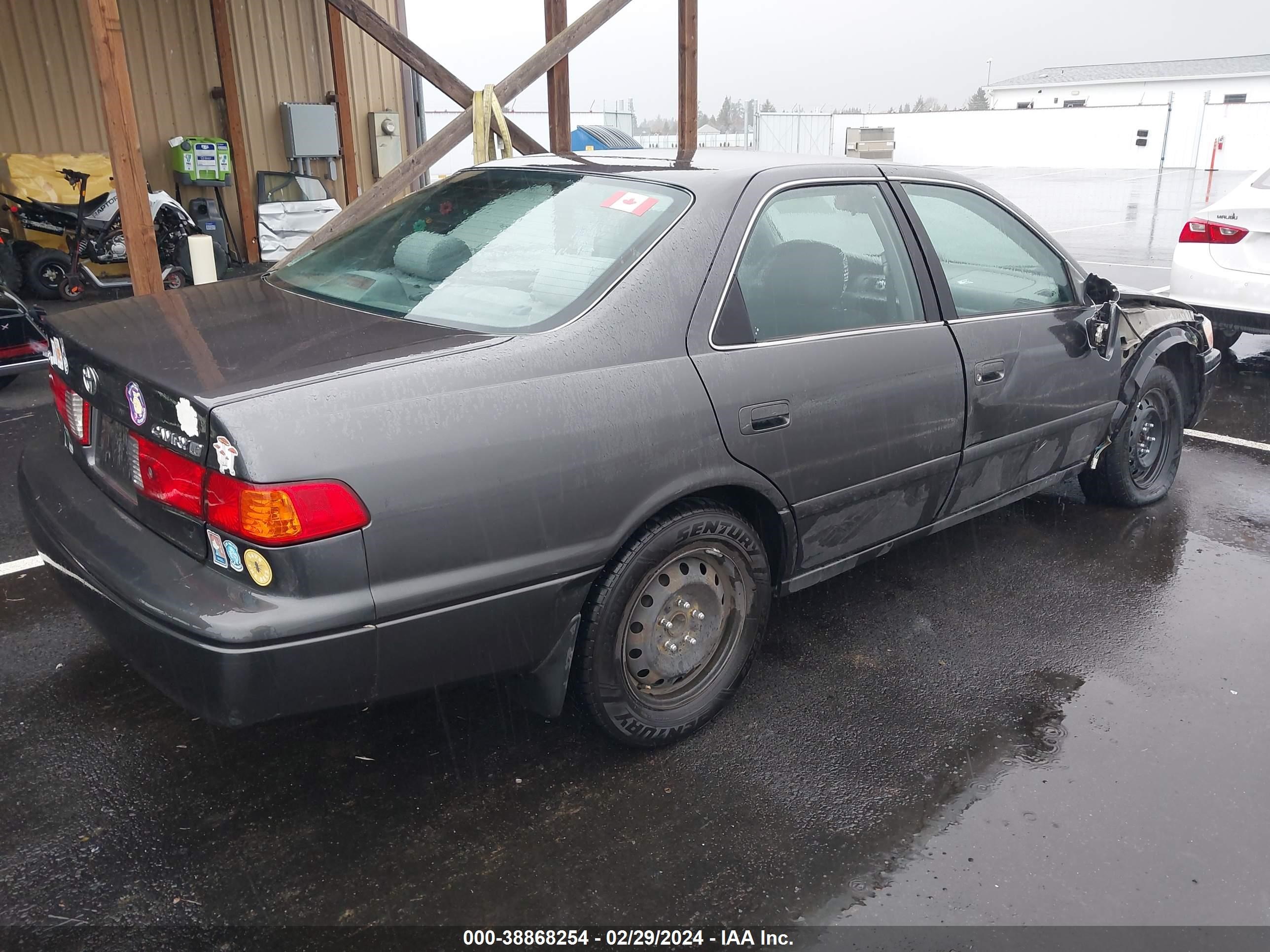 Photo 3 VIN: JT2BG22K9Y0425882 - TOYOTA CAMRY 