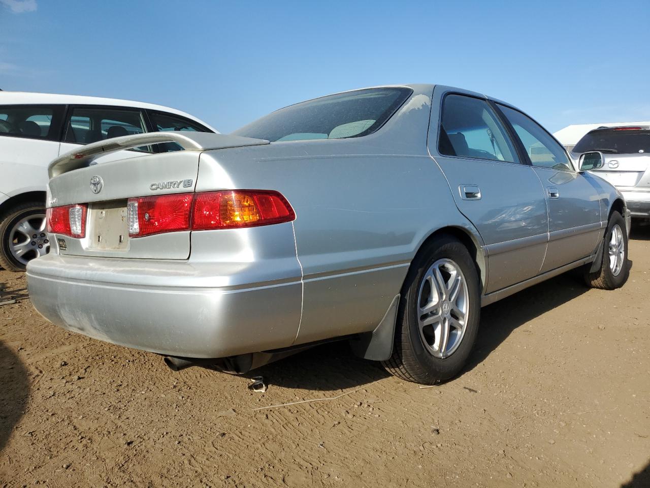 Photo 2 VIN: JT2BG22K9Y0476802 - TOYOTA CAMRY 