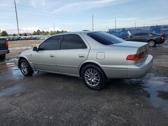 Photo 1 VIN: JT2BG22KXY0407780 - TOYOTA CAMRY CE 