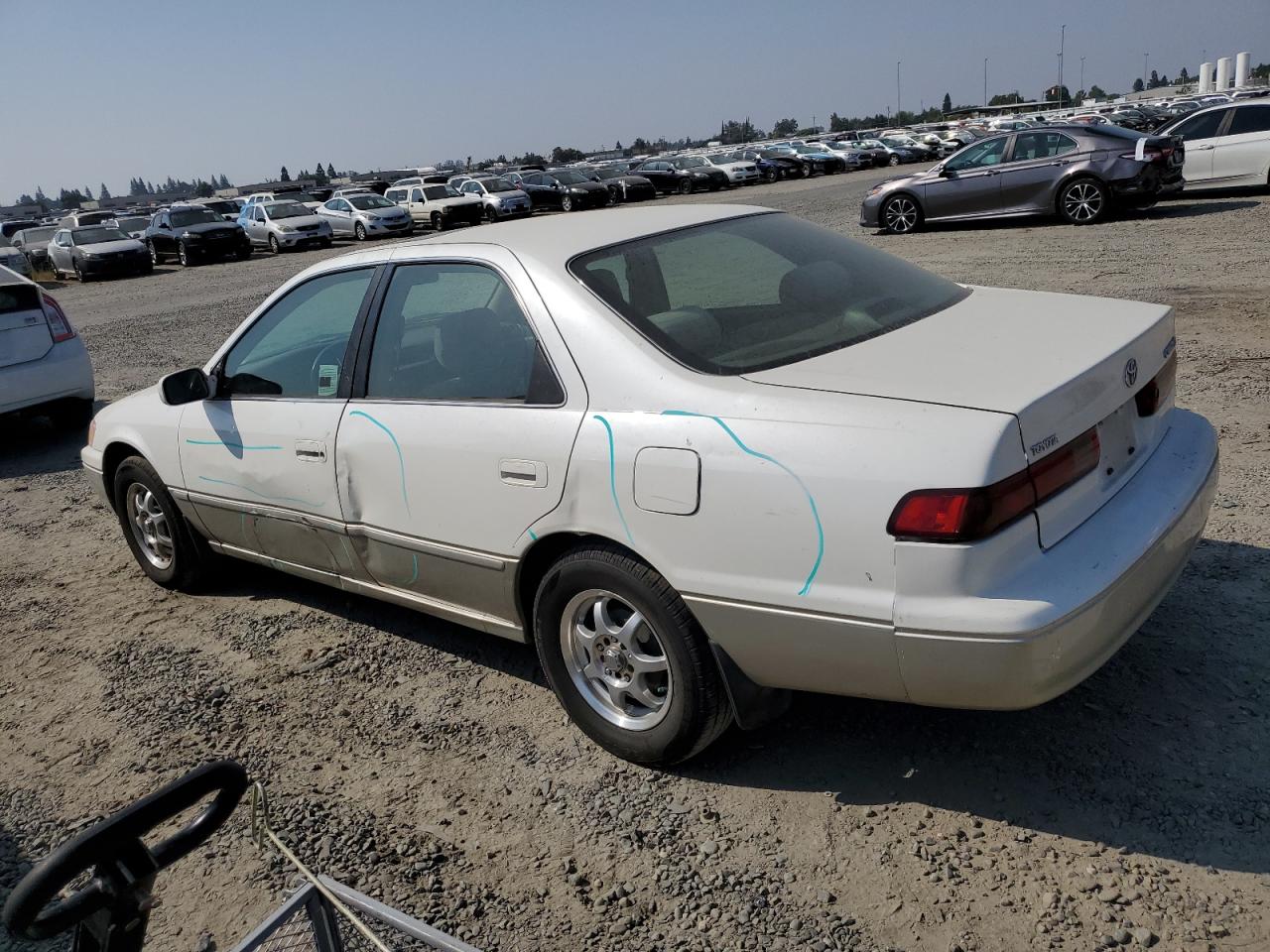 Photo 1 VIN: JT2BG28K1X0359706 - TOYOTA CAMRY 