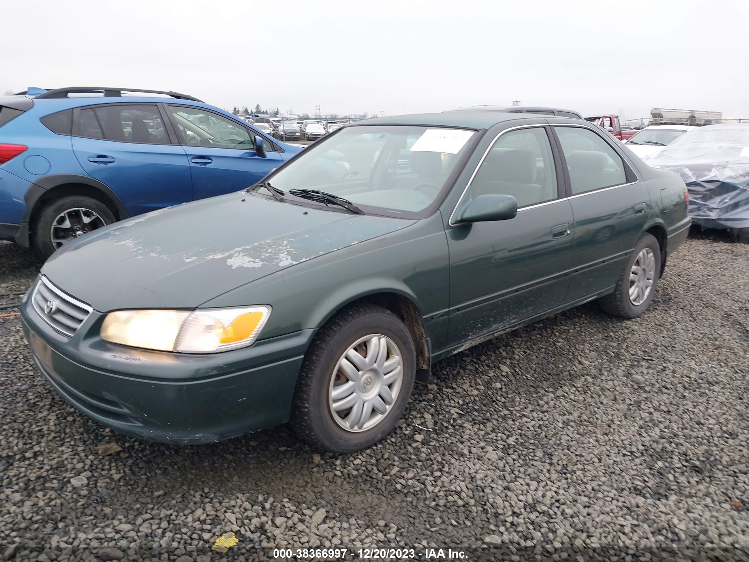 Photo 1 VIN: JT2BG28K2Y0435497 - TOYOTA CAMRY 