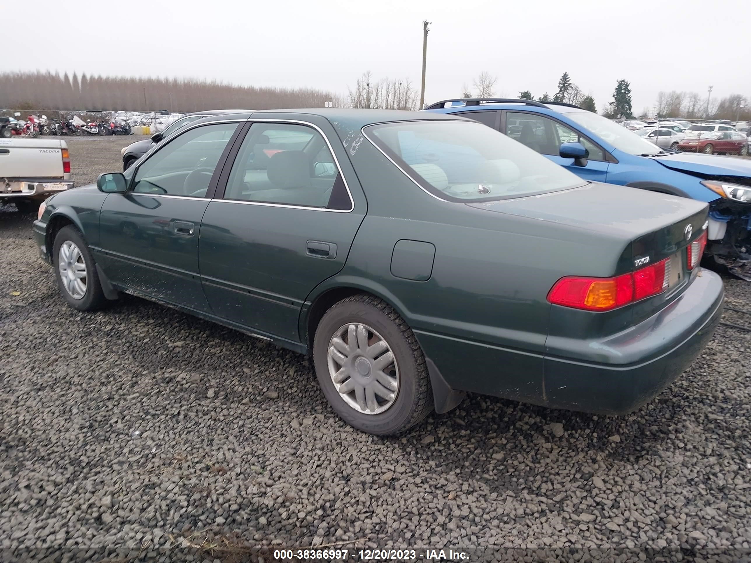 Photo 2 VIN: JT2BG28K2Y0435497 - TOYOTA CAMRY 