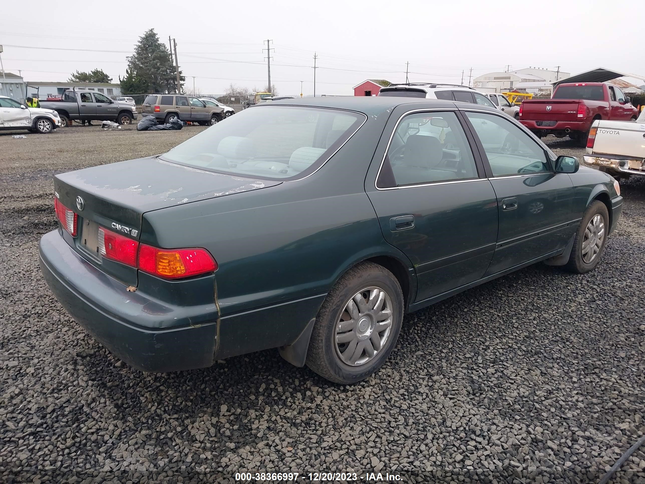 Photo 3 VIN: JT2BG28K2Y0435497 - TOYOTA CAMRY 