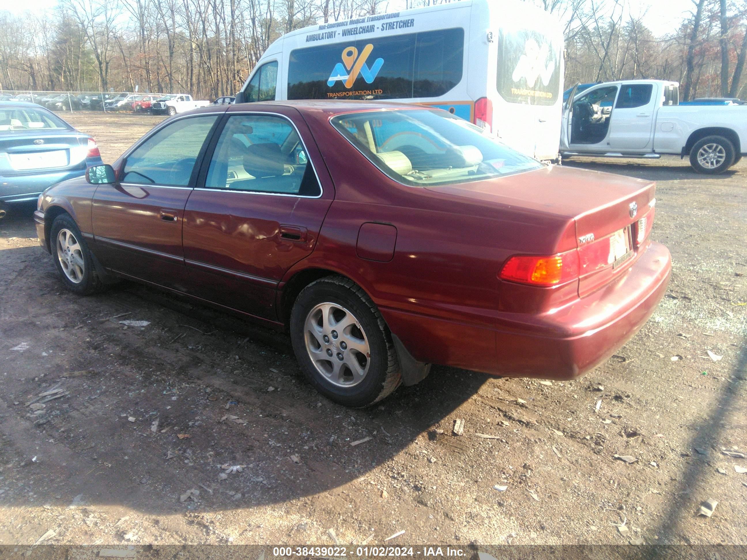 Photo 2 VIN: JT2BG28K3Y0444886 - TOYOTA CAMRY 