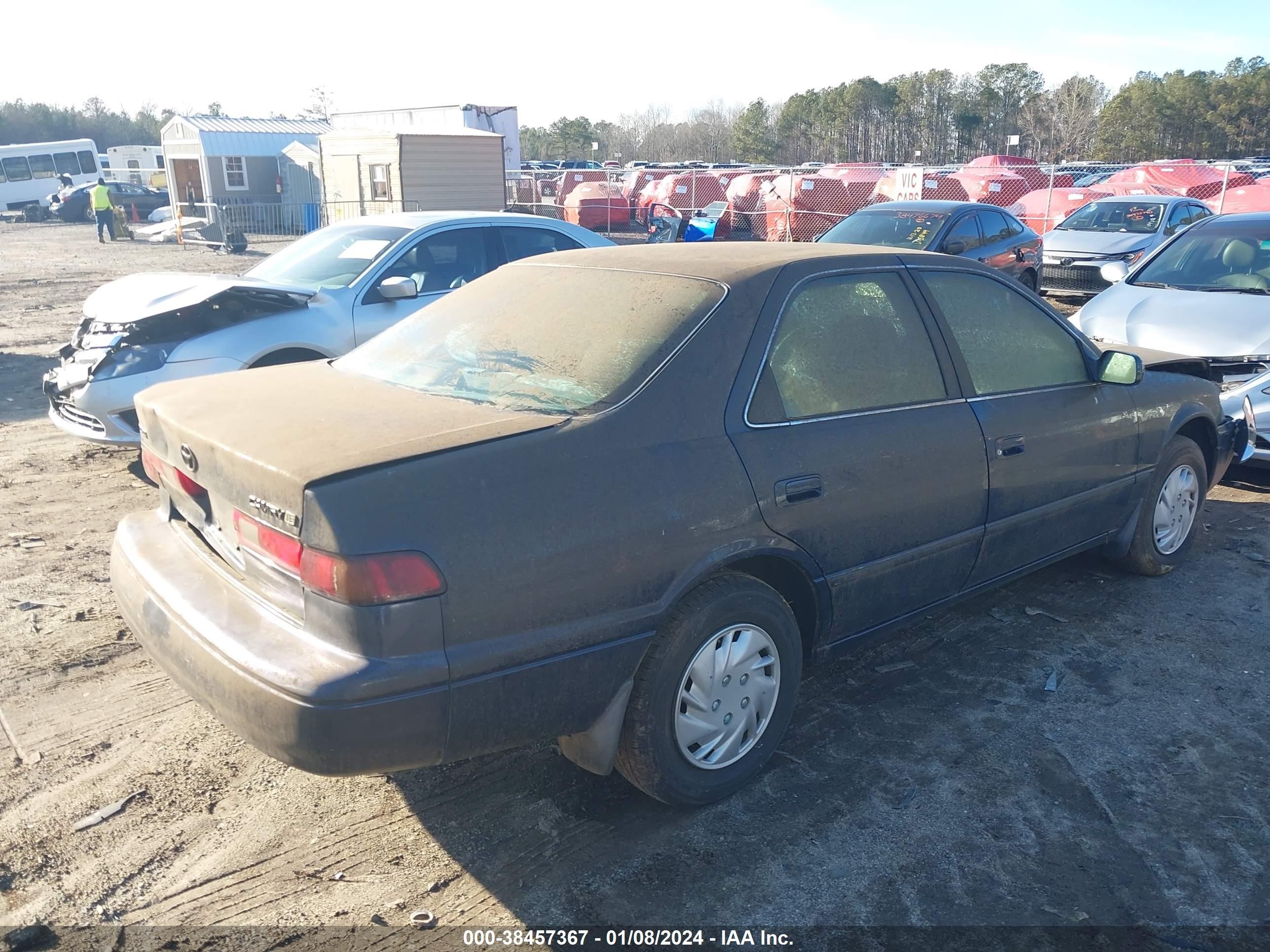 Photo 3 VIN: JT2BG28K4X0332547 - TOYOTA CAMRY 