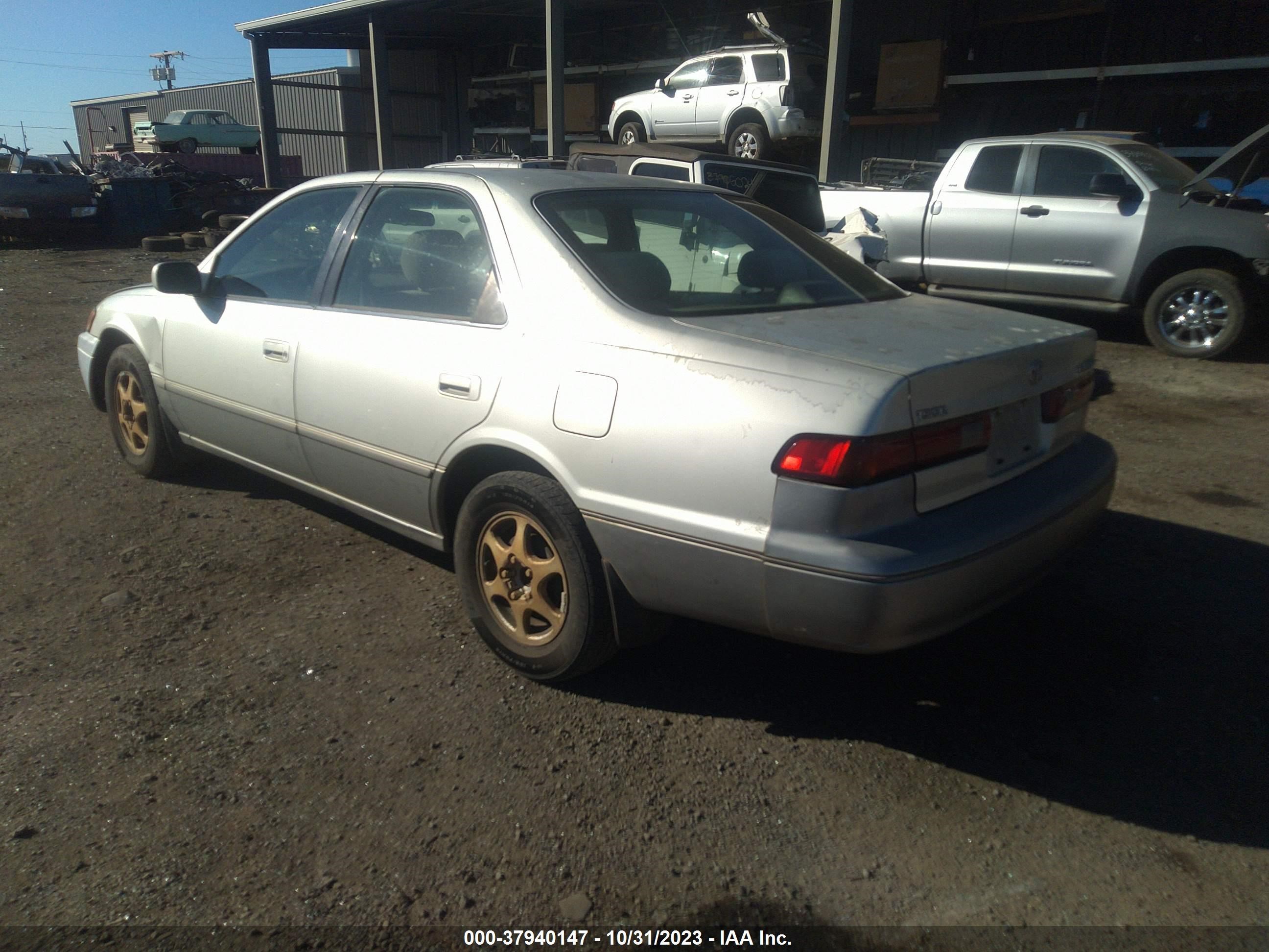 Photo 2 VIN: JT2BG28K5X0361927 - TOYOTA CAMRY 