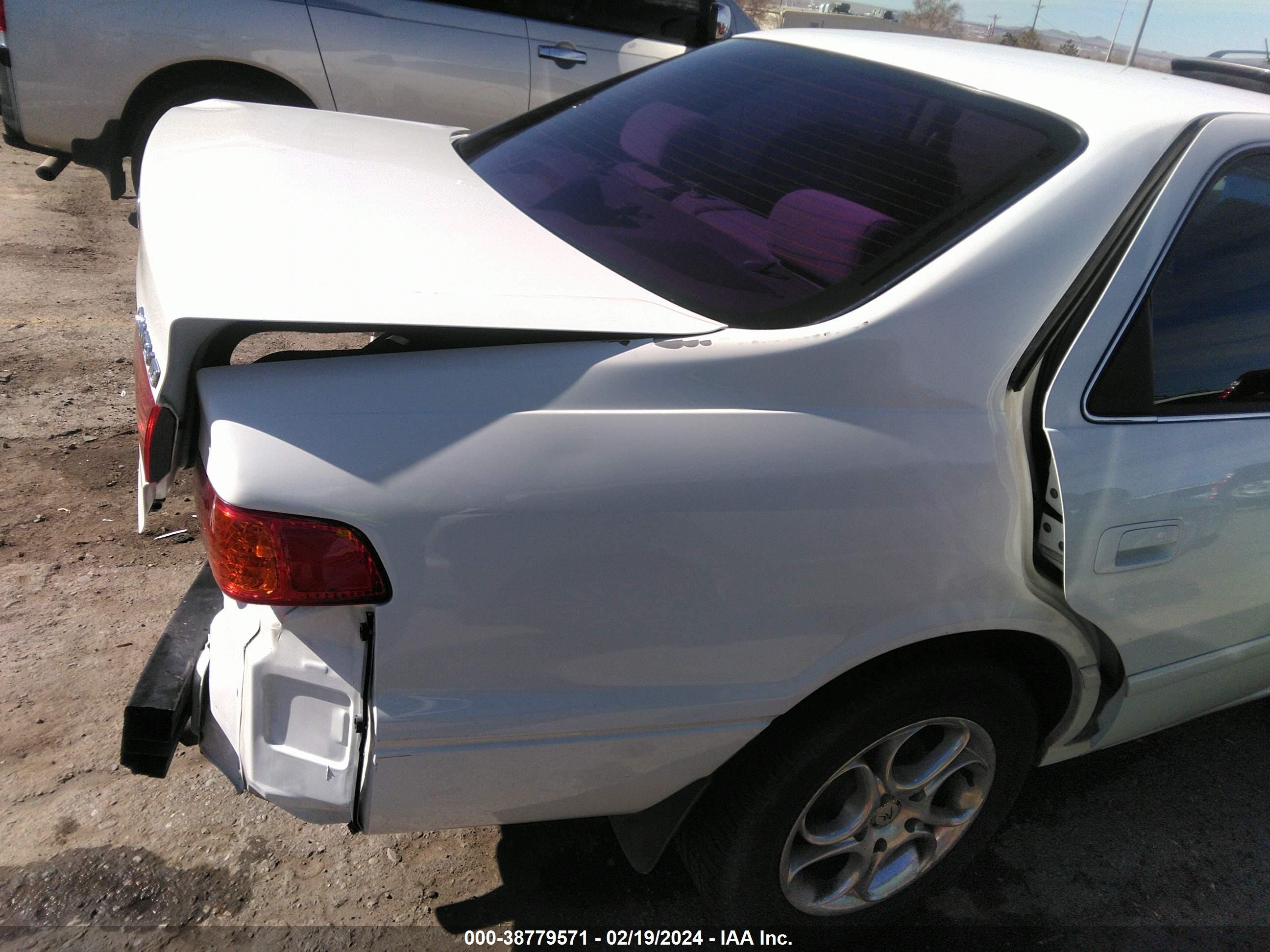 Photo 12 VIN: JT2BG28K6Y0388278 - TOYOTA CAMRY 