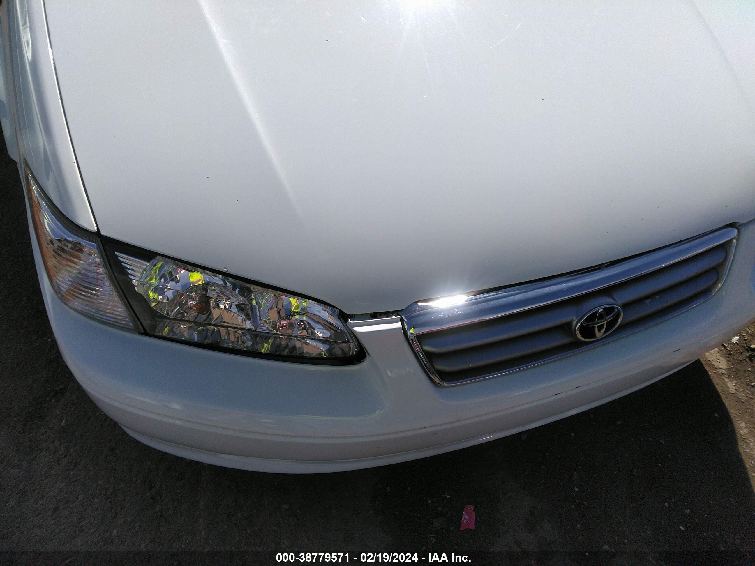 Photo 13 VIN: JT2BG28K6Y0388278 - TOYOTA CAMRY 