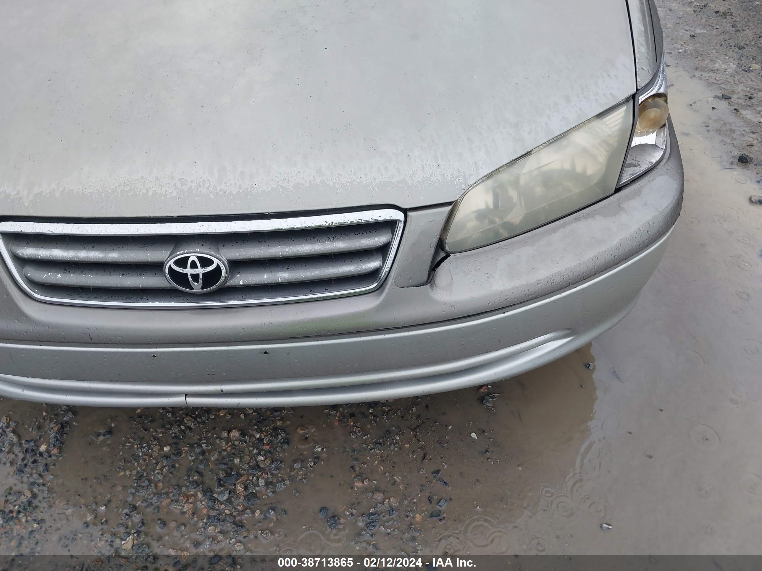 Photo 12 VIN: JT2BG28K810539370 - TOYOTA CAMRY 