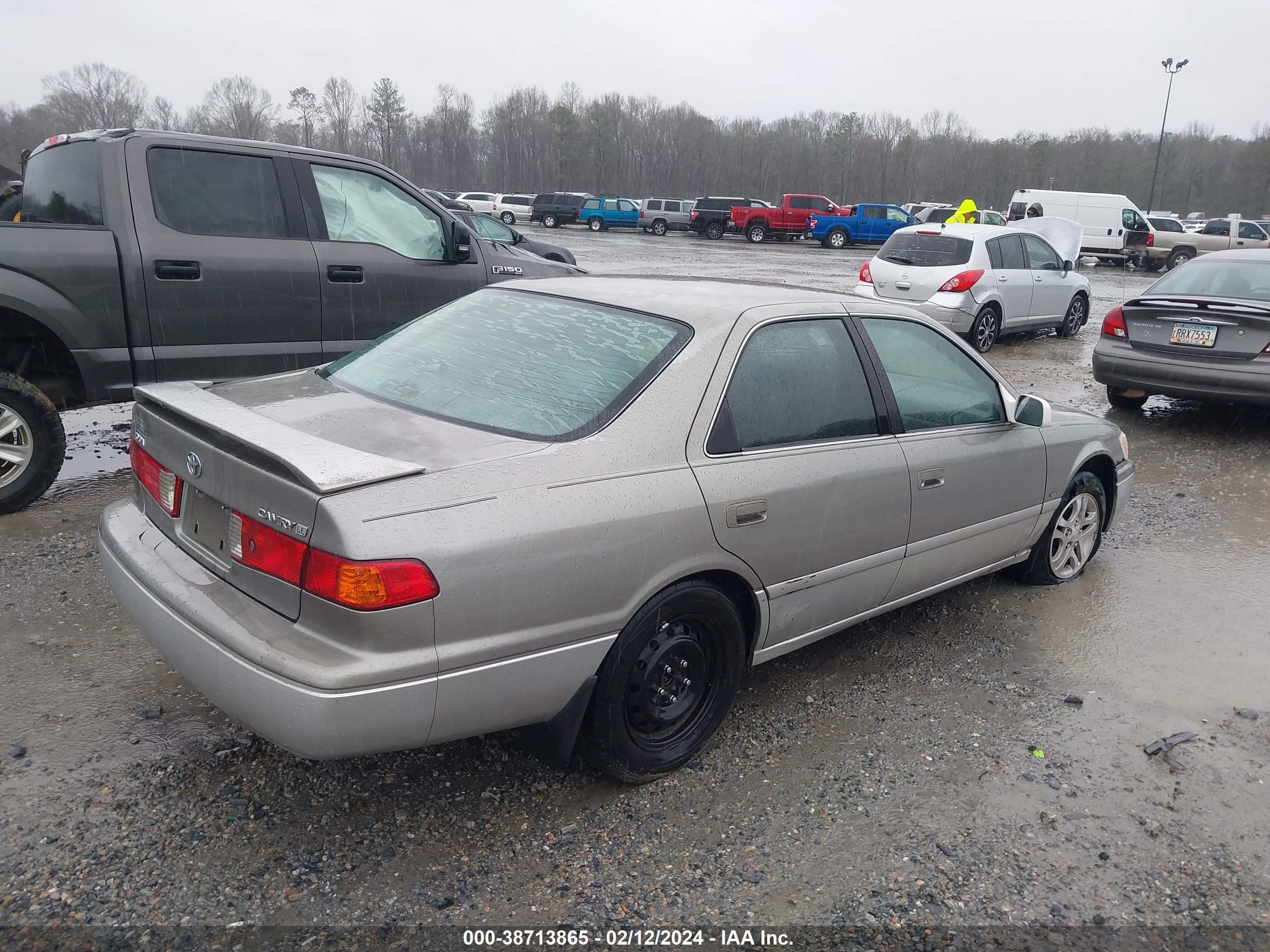 Photo 3 VIN: JT2BG28K810539370 - TOYOTA CAMRY 