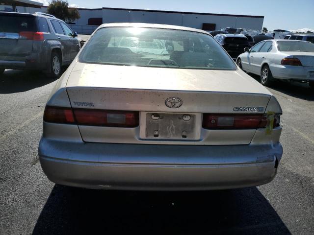 Photo 5 VIN: JT2BG28K8W0185647 - TOYOTA CAMRY 