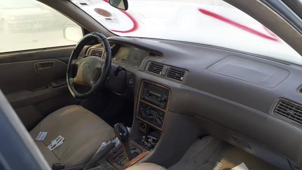 Photo 19 VIN: JT2BG28K9W0240008 - TOYOTA CAMRY 