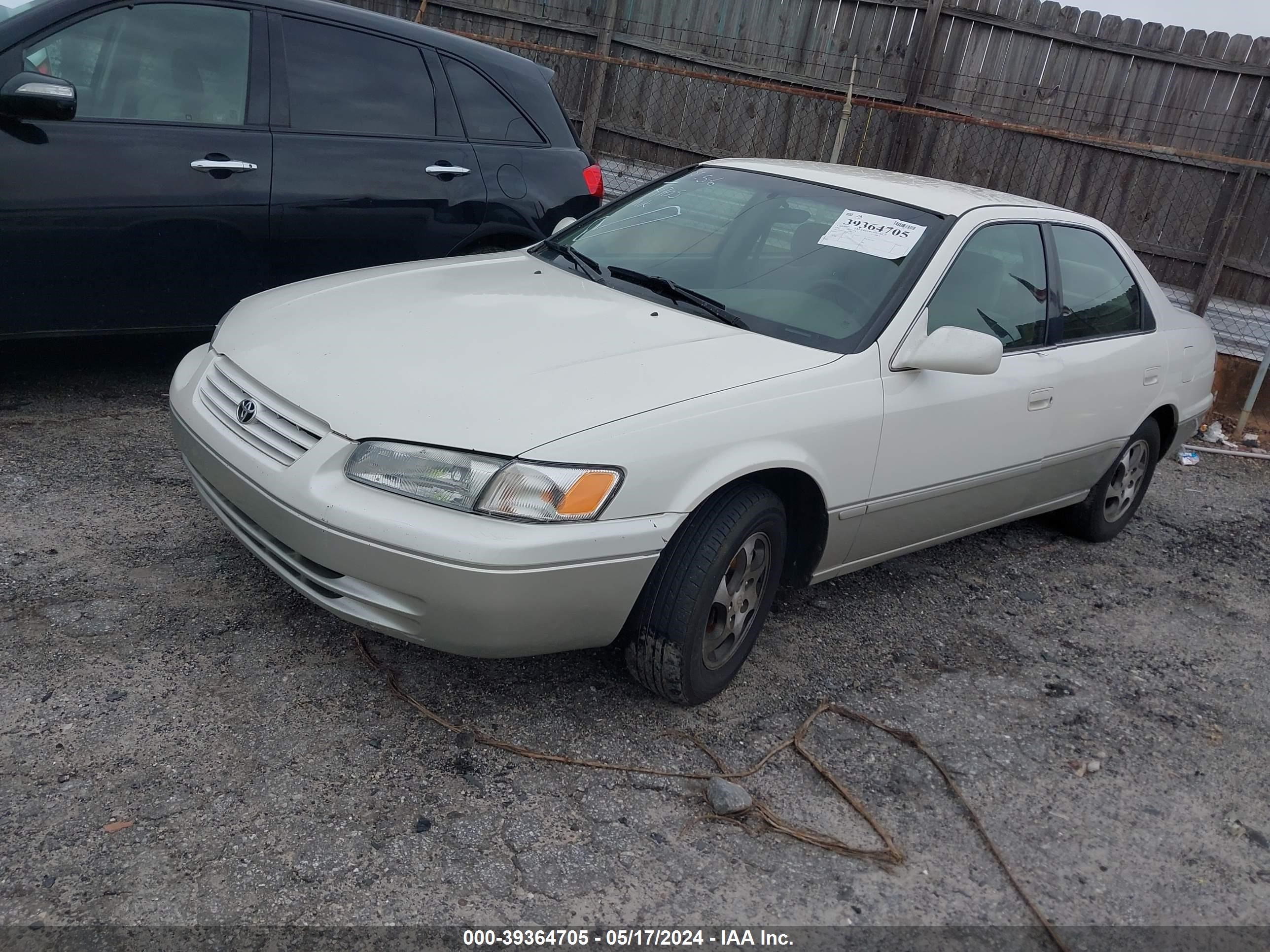 Photo 1 VIN: JT2BG28KXX0335114 - TOYOTA CAMRY 