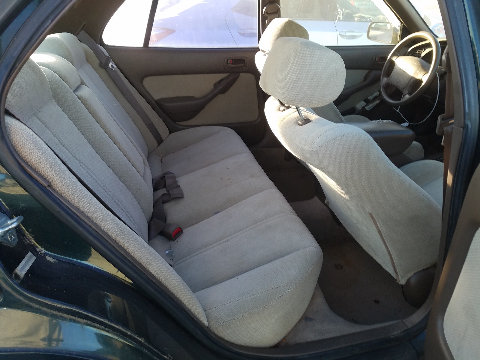 Photo 5 VIN: JT2GK12E0R0032024 - TOYOTA CAMRY 