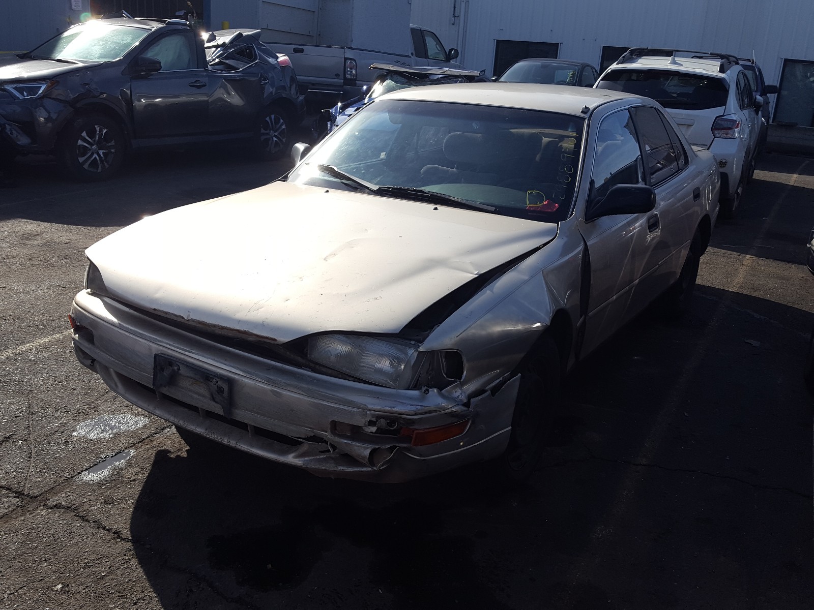 Photo 1 VIN: JT2SK11E6P0161152 - TOYOTA CAMRY DX 