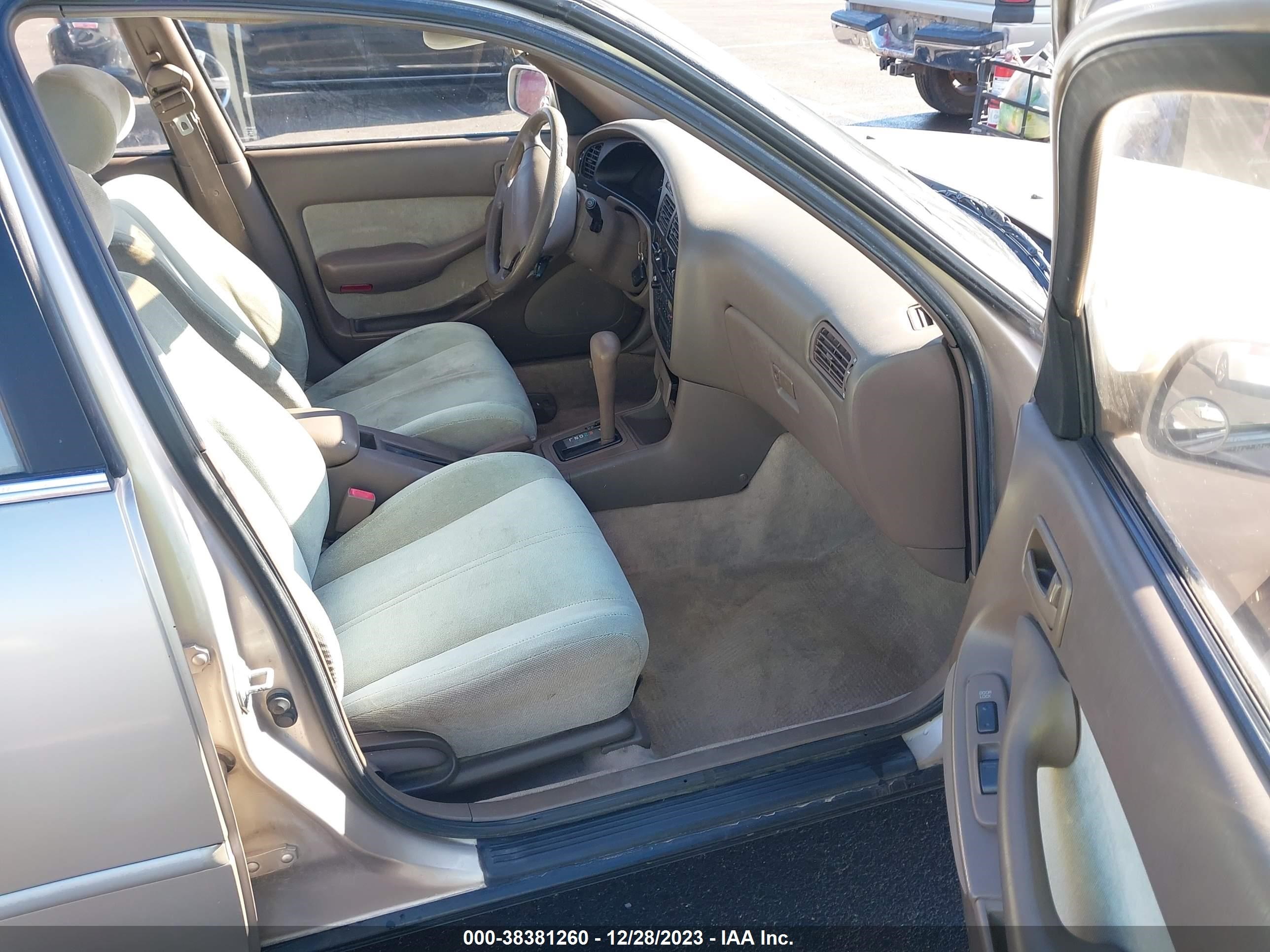 Photo 4 VIN: JT2SK12E2P0129605 - TOYOTA CAMRY 