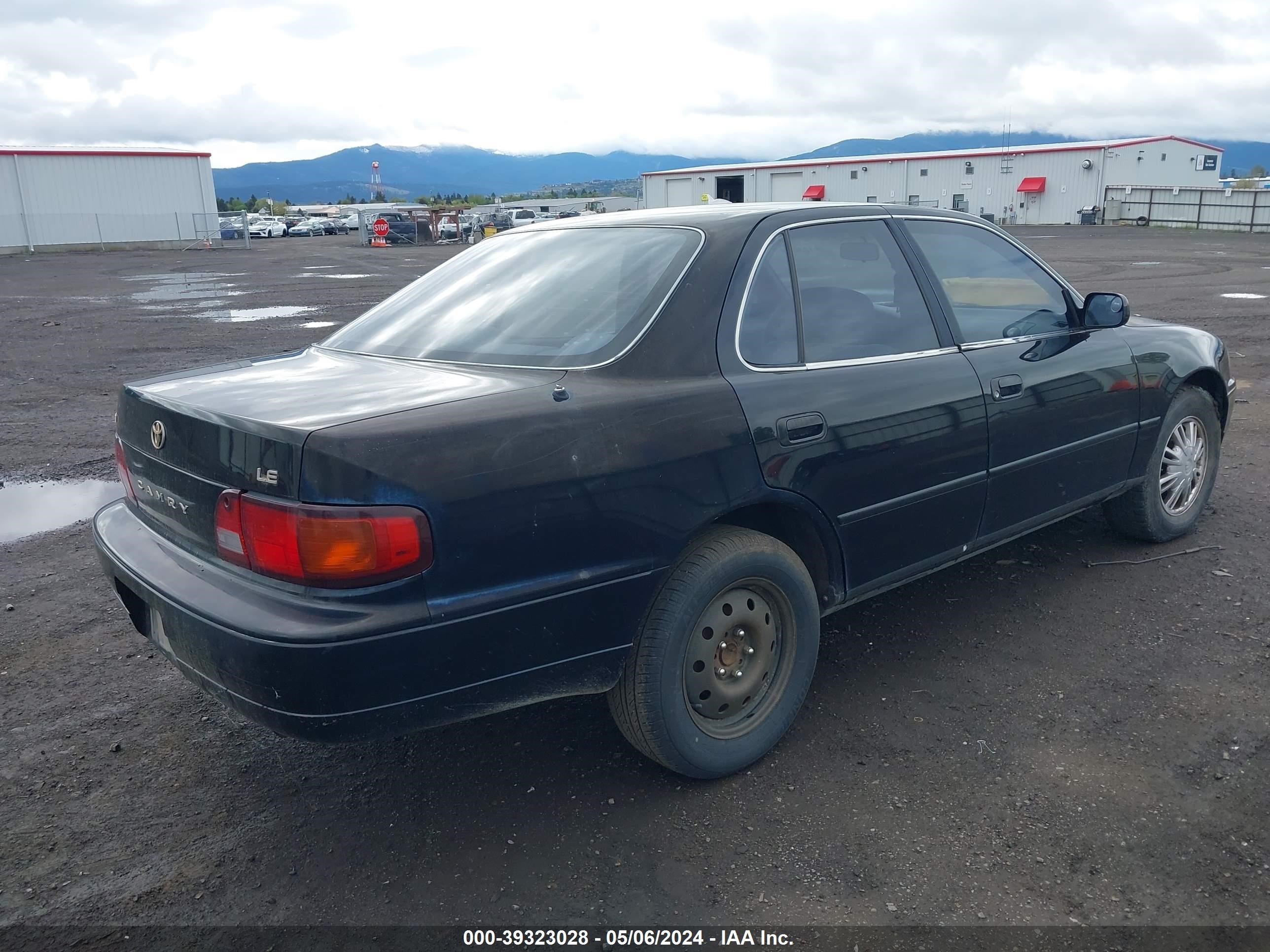 Photo 3 VIN: JT2SK12E8S0321569 - TOYOTA CAMRY 