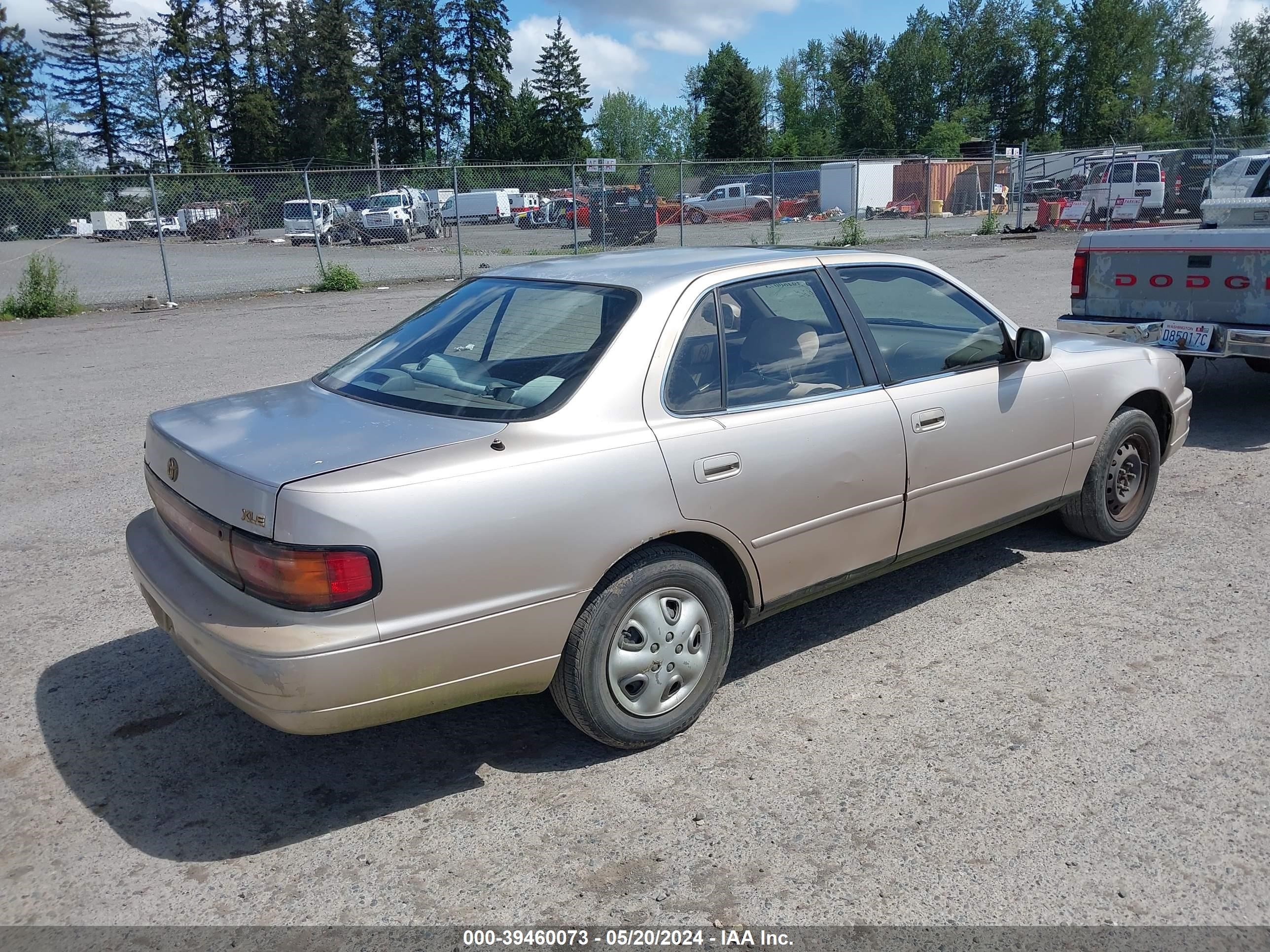 Photo 3 VIN: JT2SK13E0R0255673 - TOYOTA CAMRY 