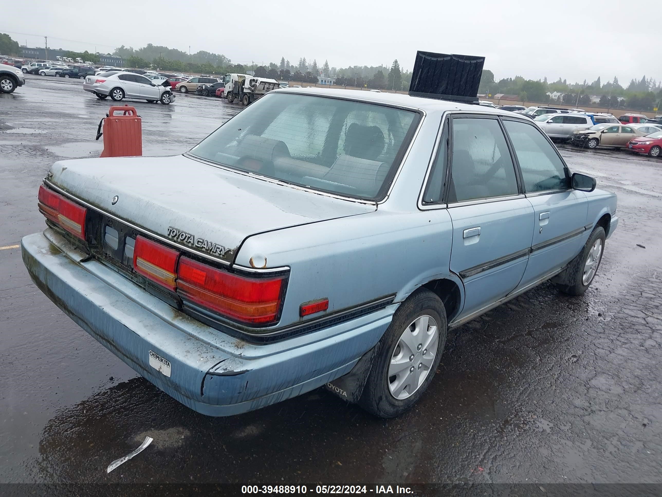 Photo 3 VIN: JT2SV21E4M3444303 - TOYOTA CAMRY 