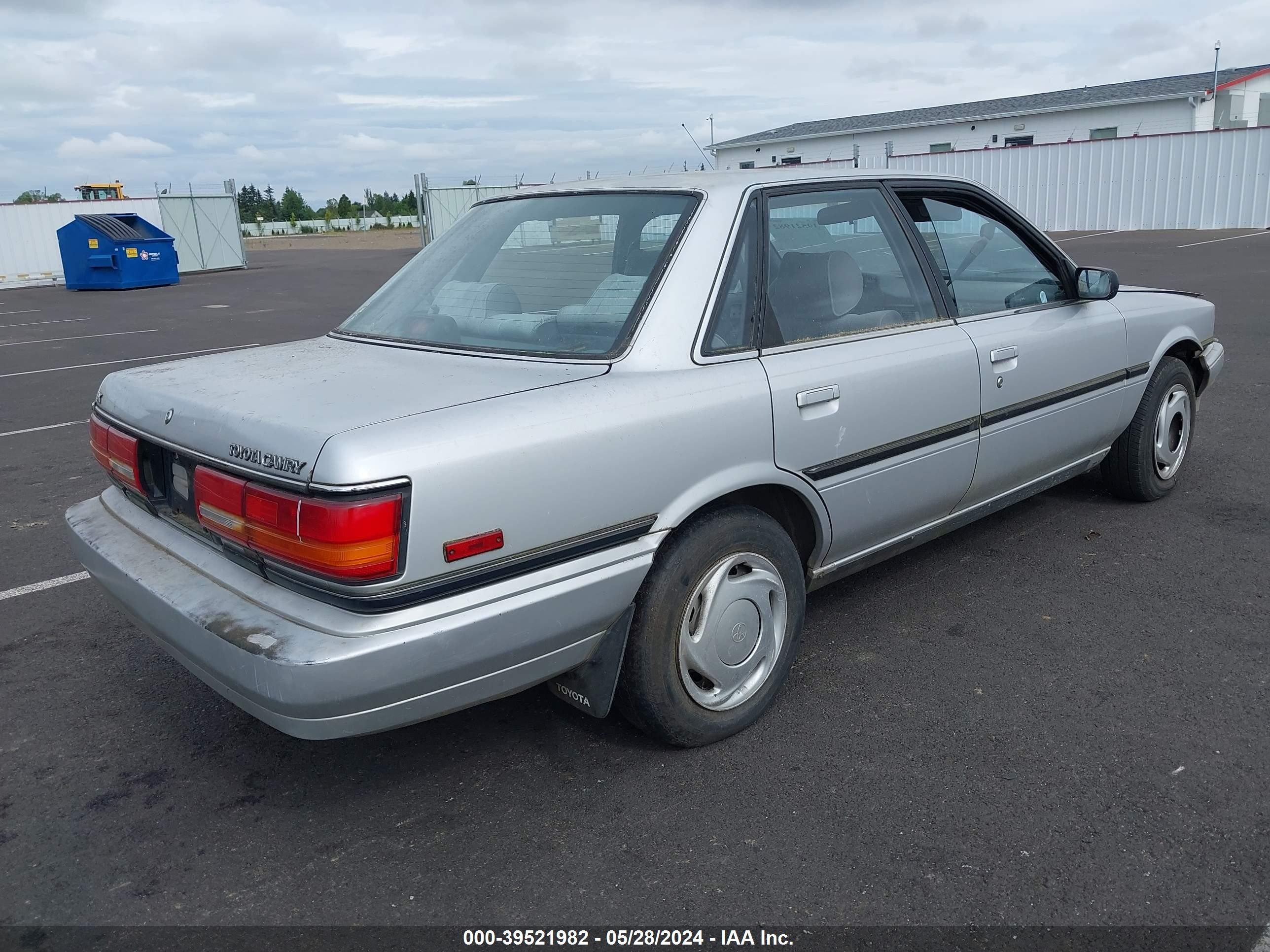 Photo 3 VIN: JT2SV21E4M3449257 - TOYOTA CAMRY 