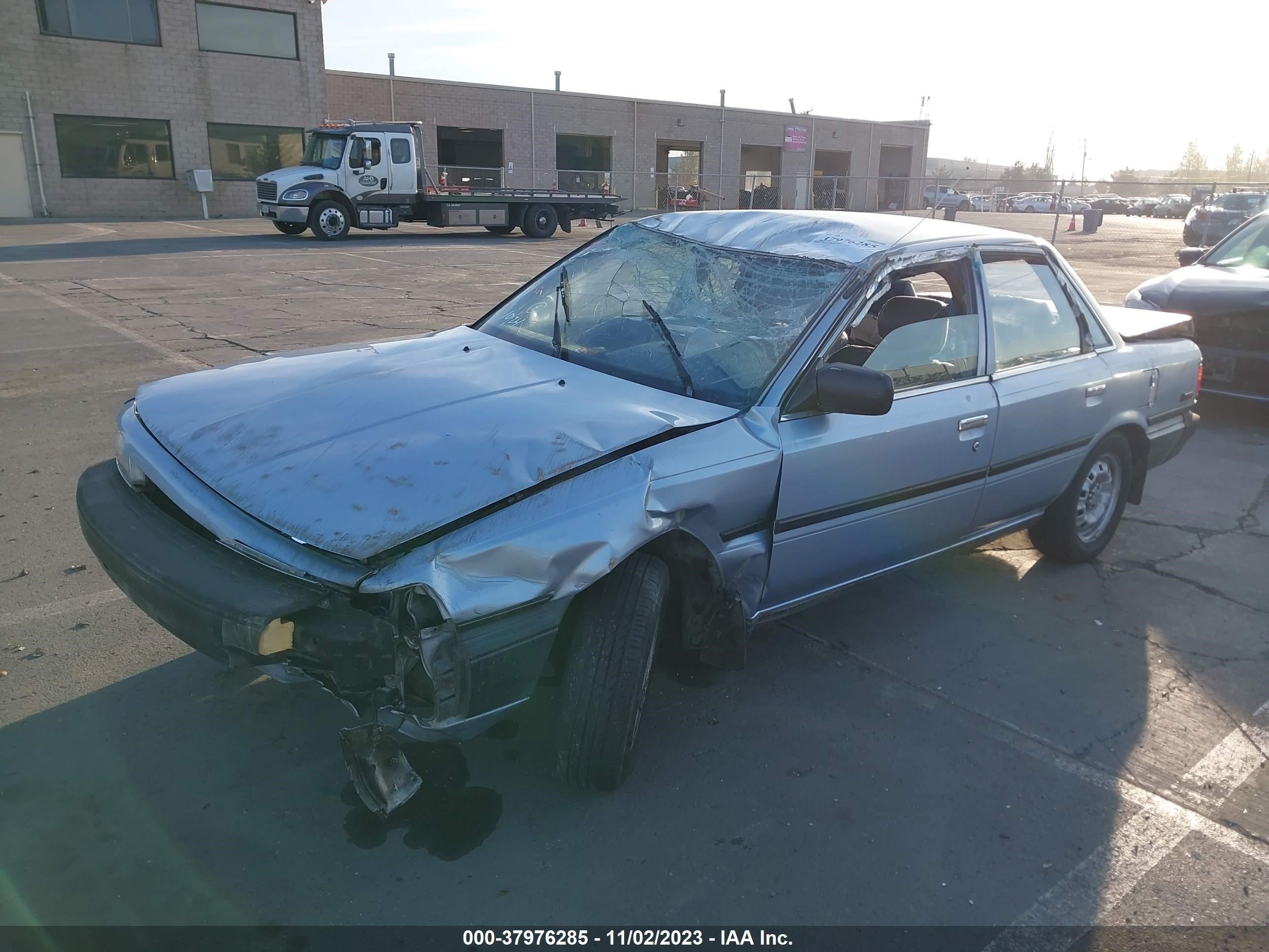 Photo 1 VIN: JT2SV24E7J3206081 - TOYOTA CAMRY 