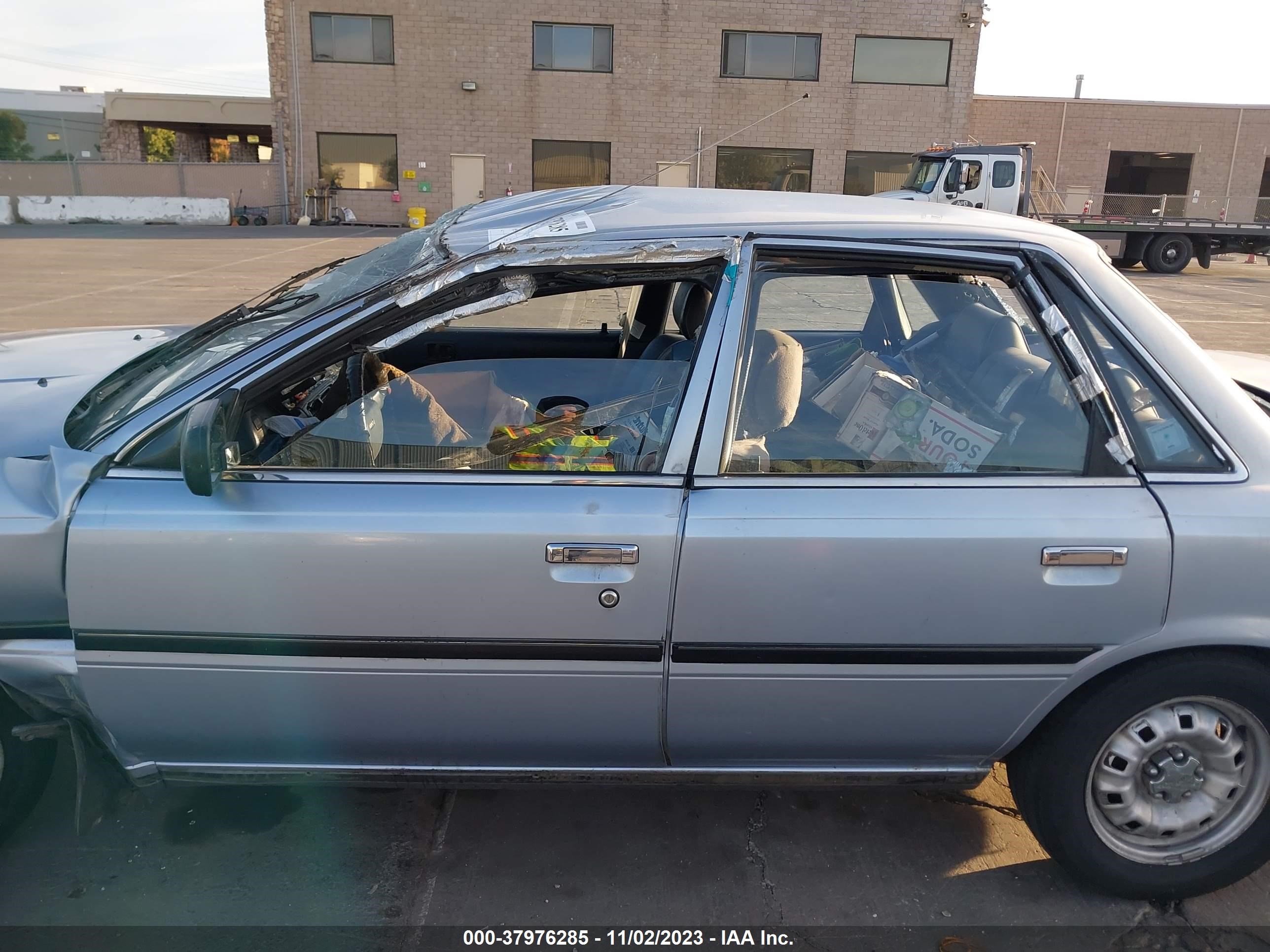 Photo 12 VIN: JT2SV24E7J3206081 - TOYOTA CAMRY 