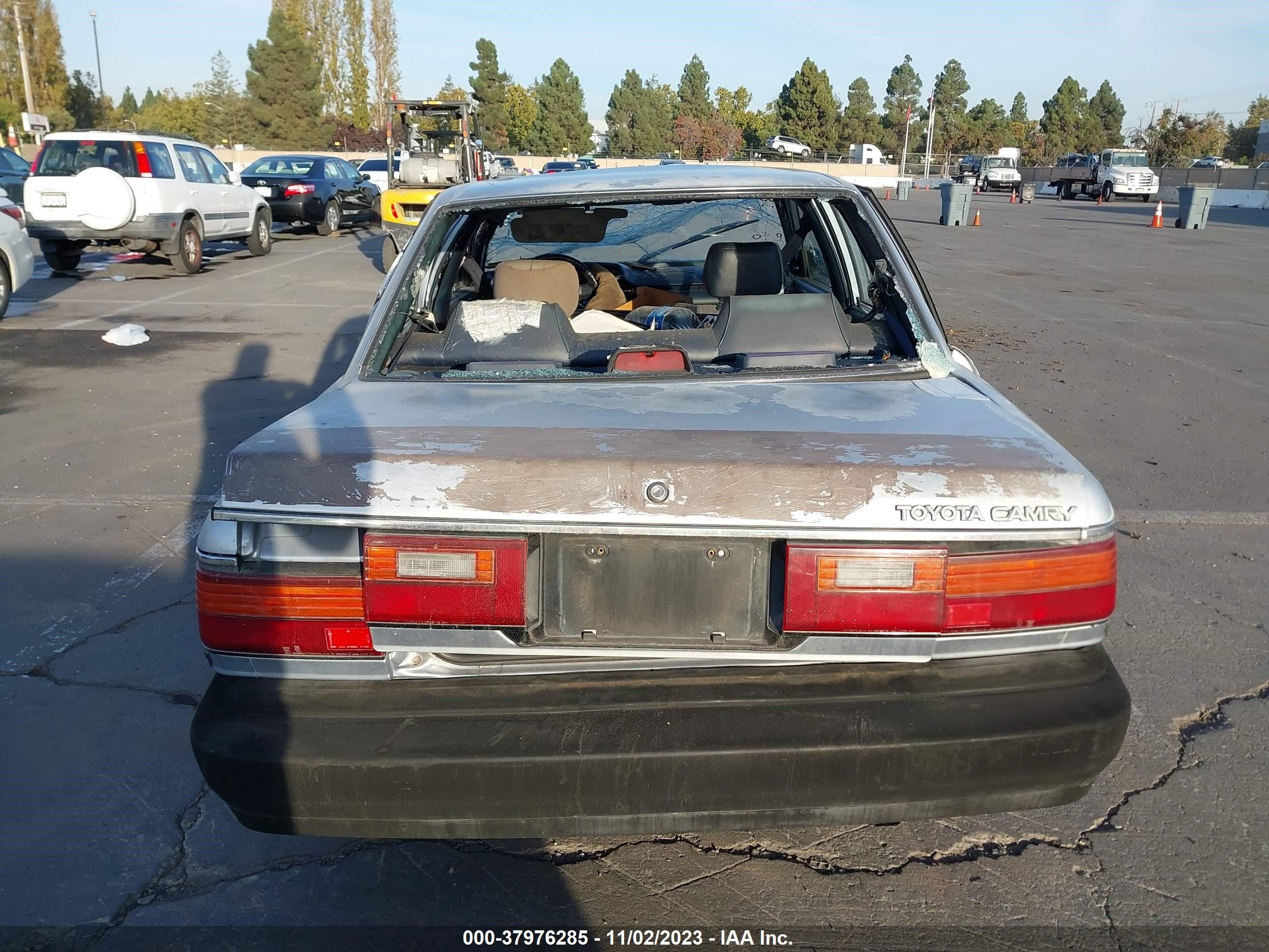 Photo 14 VIN: JT2SV24E7J3206081 - TOYOTA CAMRY 