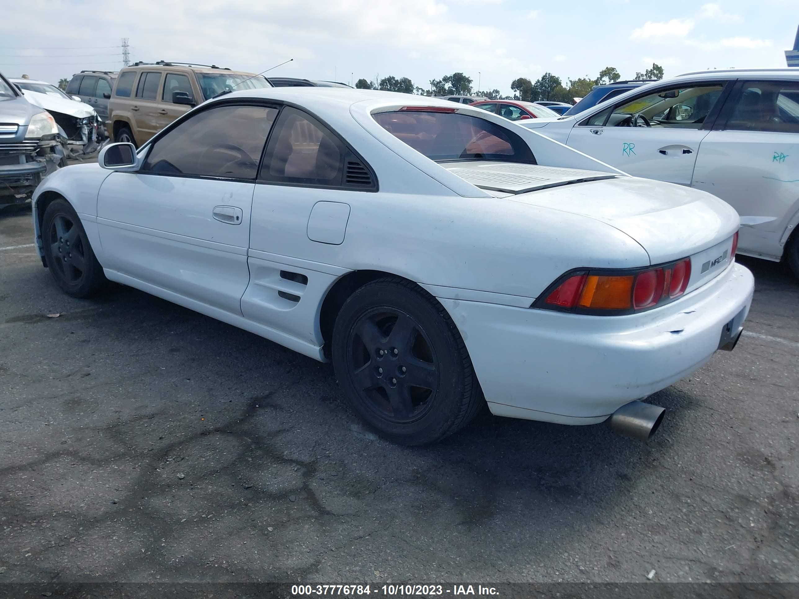 Photo 2 VIN: JT2SW21M0P0020367 - TOYOTA MR2 