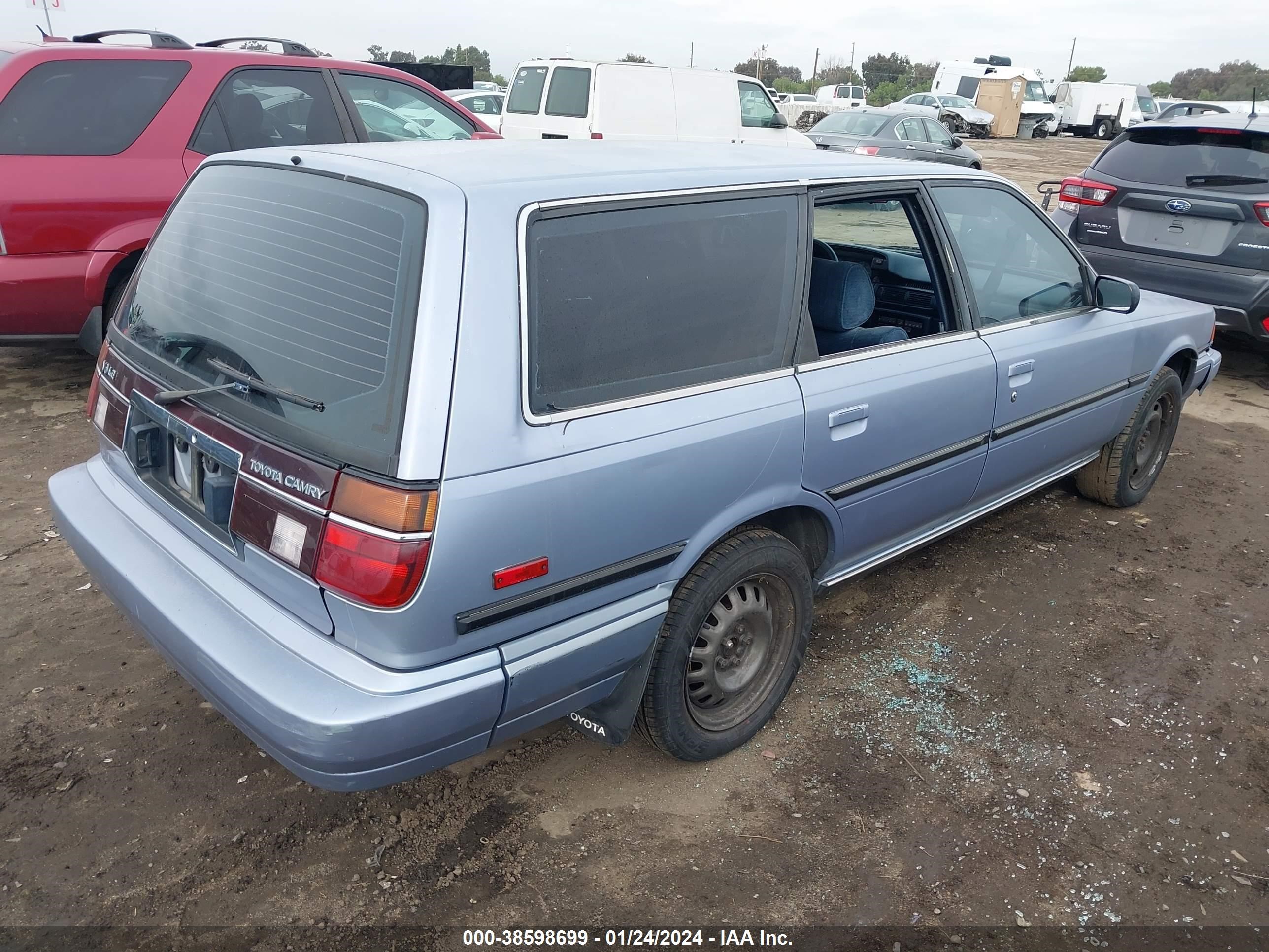 Photo 3 VIN: JT2VV22W6J0017190 - TOYOTA CAMRY 