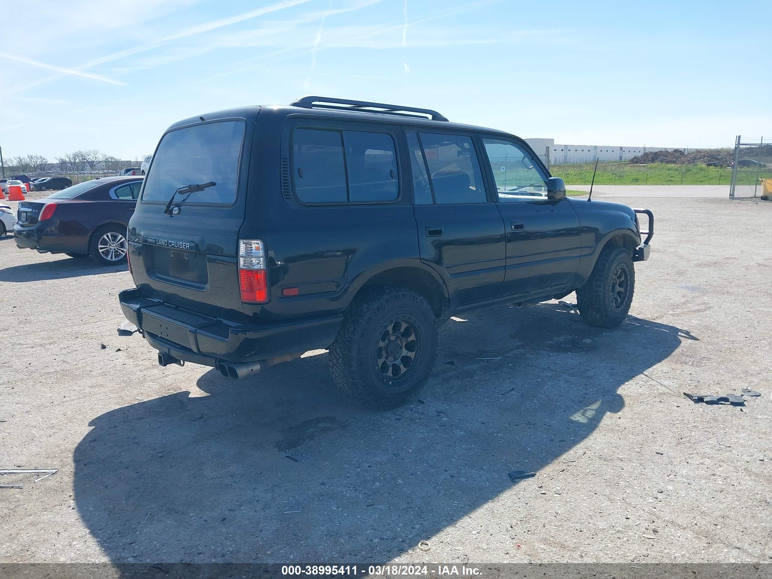 Photo 3 VIN: JT3DJ81W2P0047223 - TOYOTA LAND CRUISER 