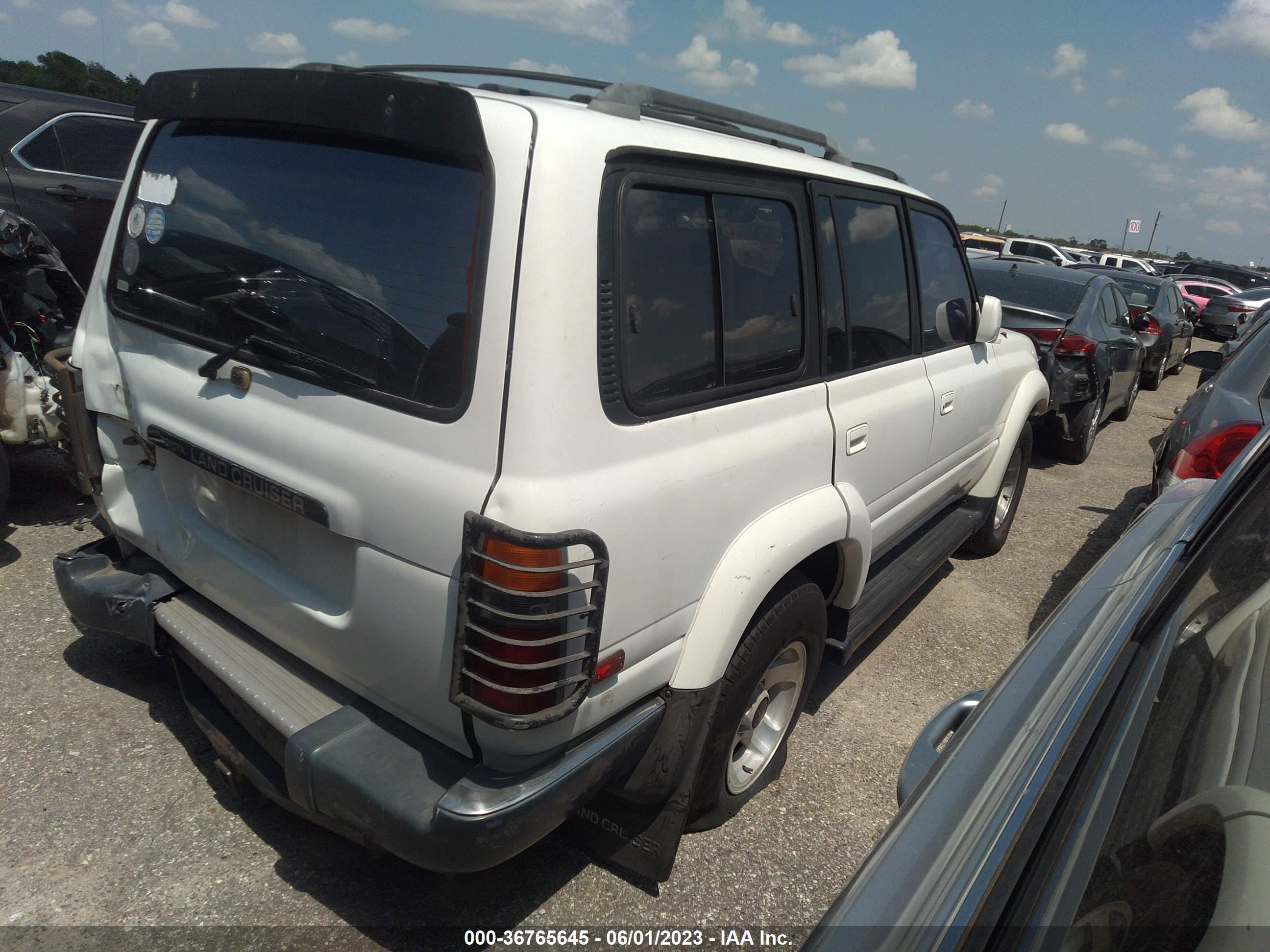 Photo 3 VIN: JT3DJ81W8R0089494 - TOYOTA LAND CRUISER 