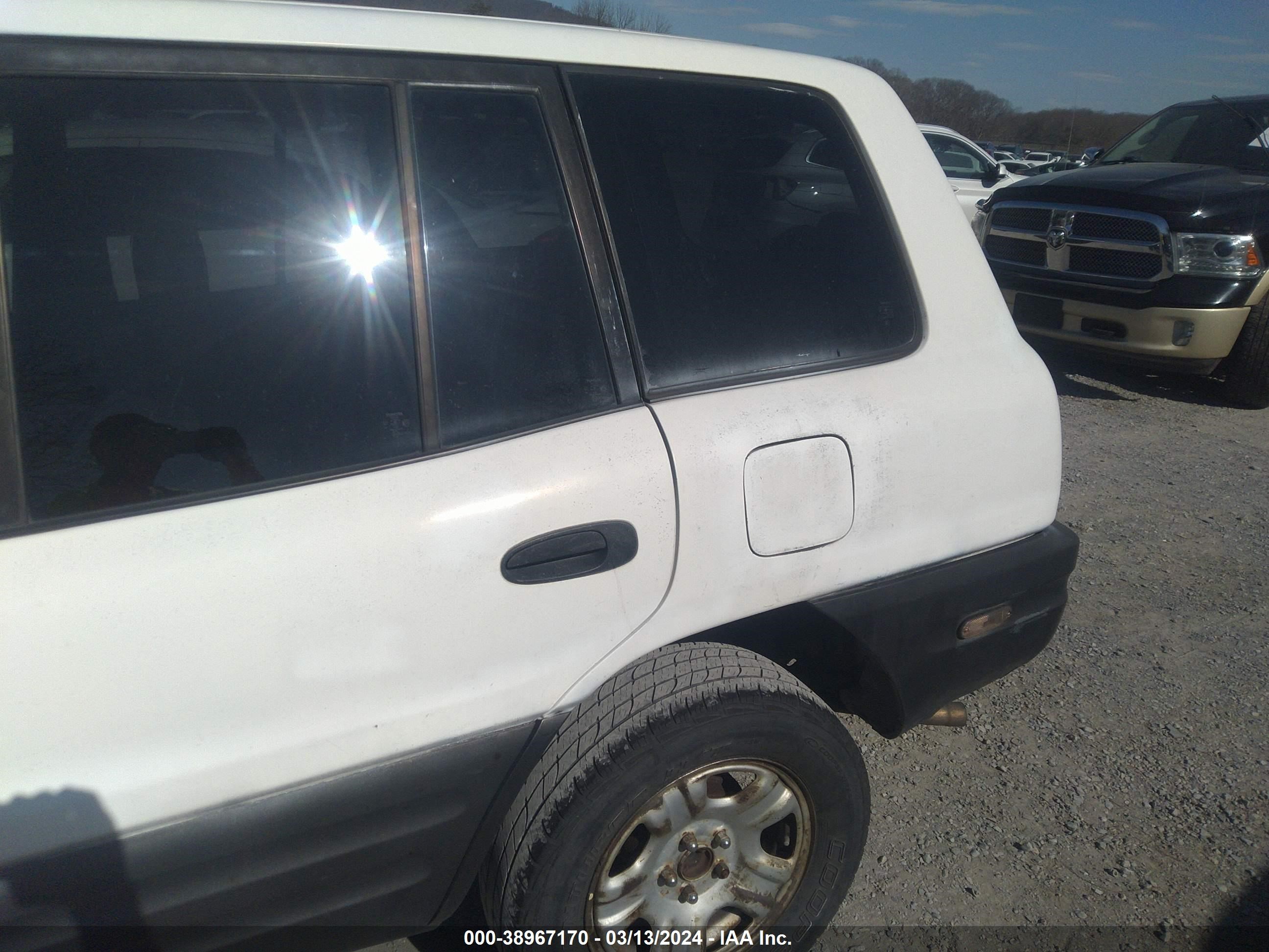 Photo 12 VIN: JT3GP10V4W7040100 - TOYOTA RAV 4 