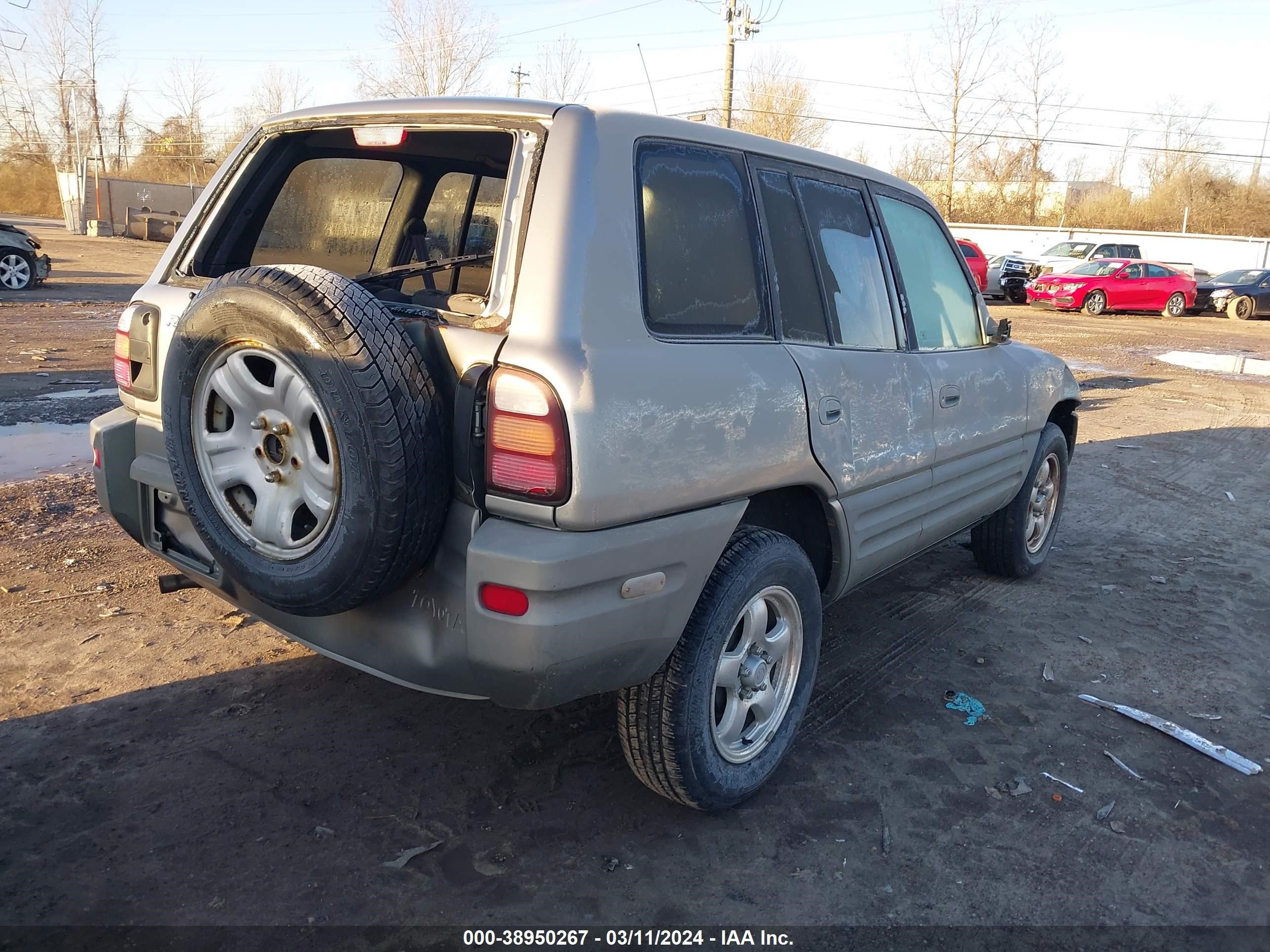 Photo 3 VIN: JT3GP10V6Y7073408 - TOYOTA RAV 4 