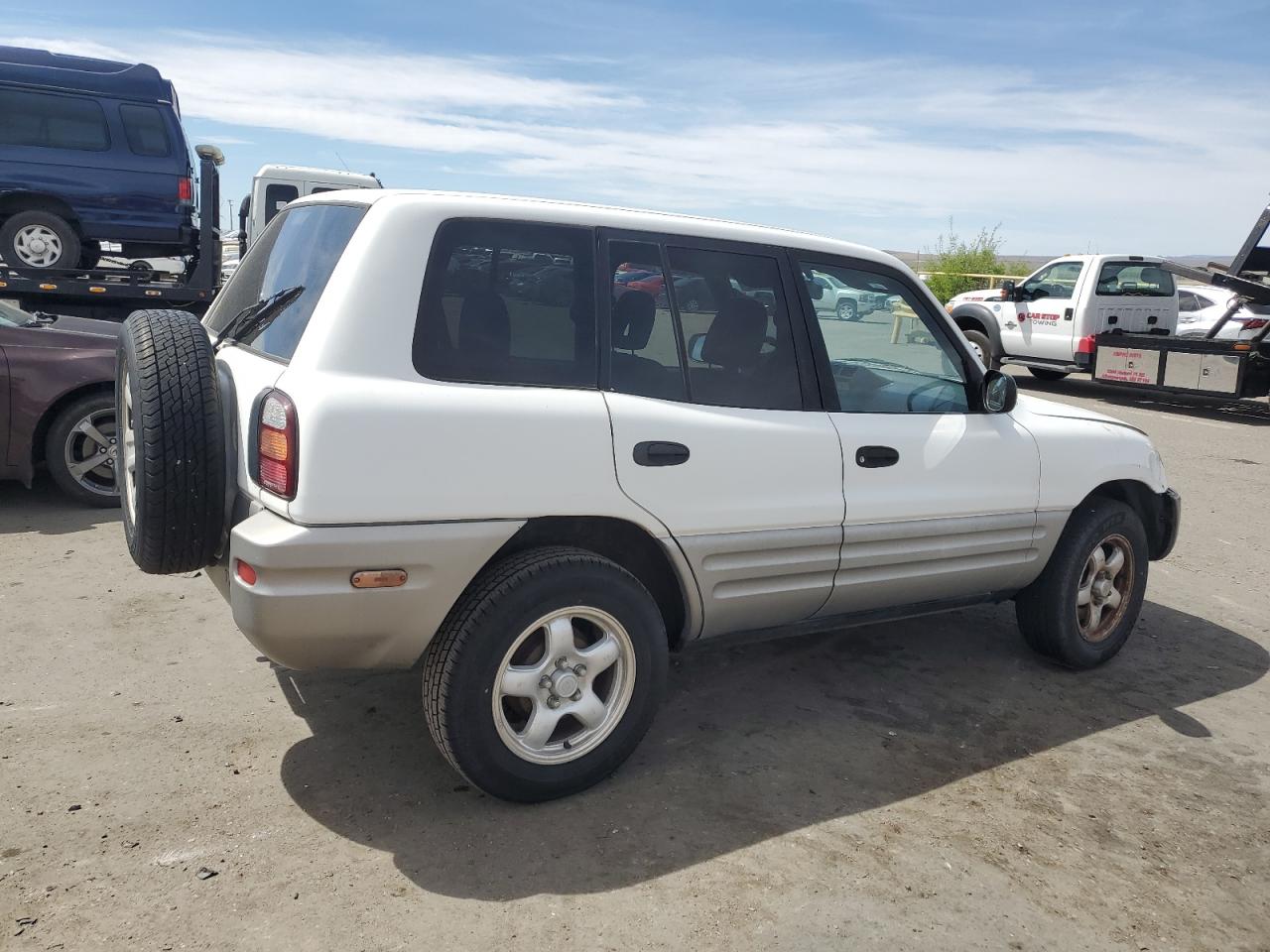 Photo 2 VIN: JT3GP10V8W7037488 - TOYOTA RAV 4 