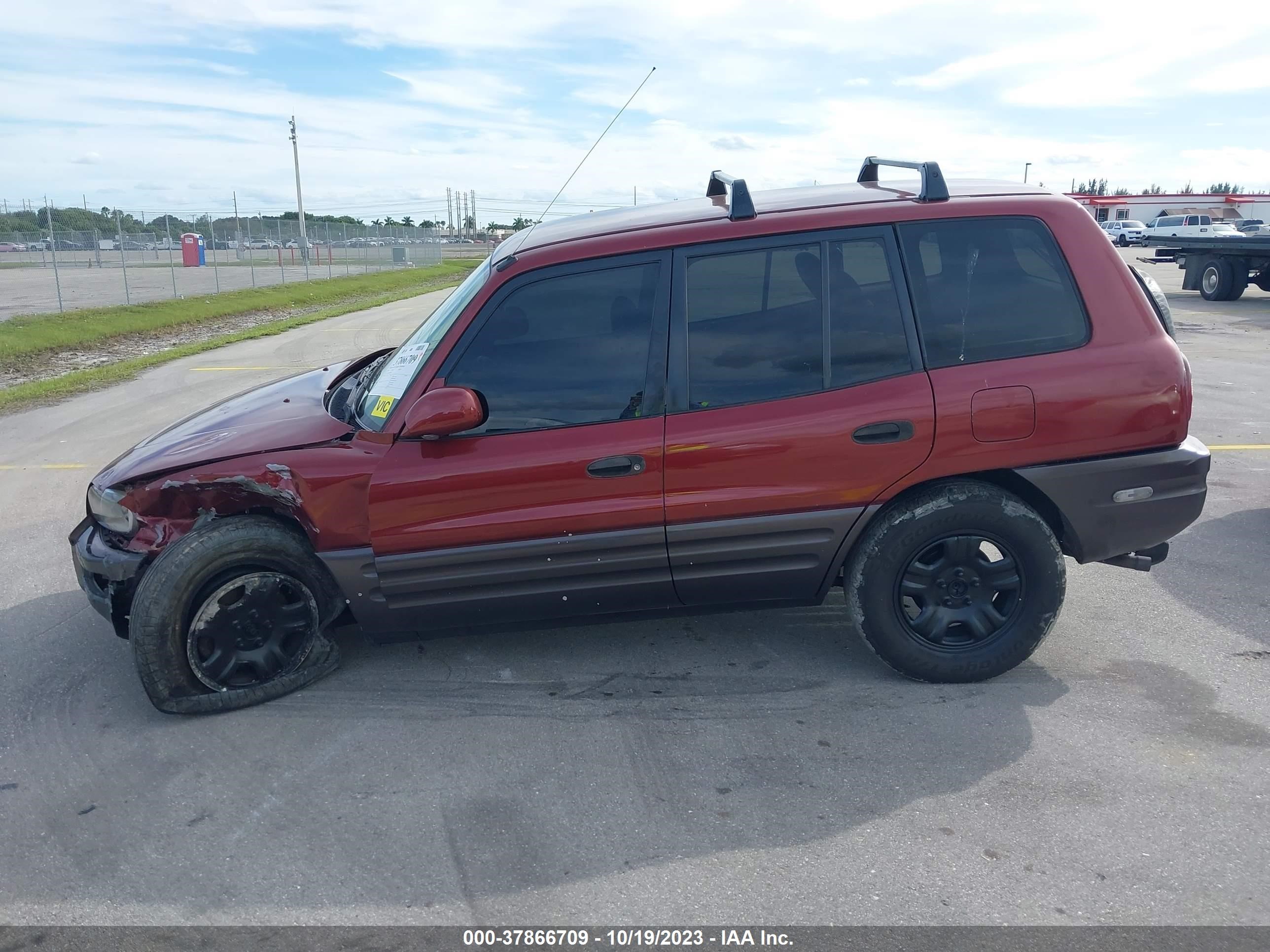 Photo 13 VIN: JT3GP10V8X7059475 - TOYOTA RAV 4 