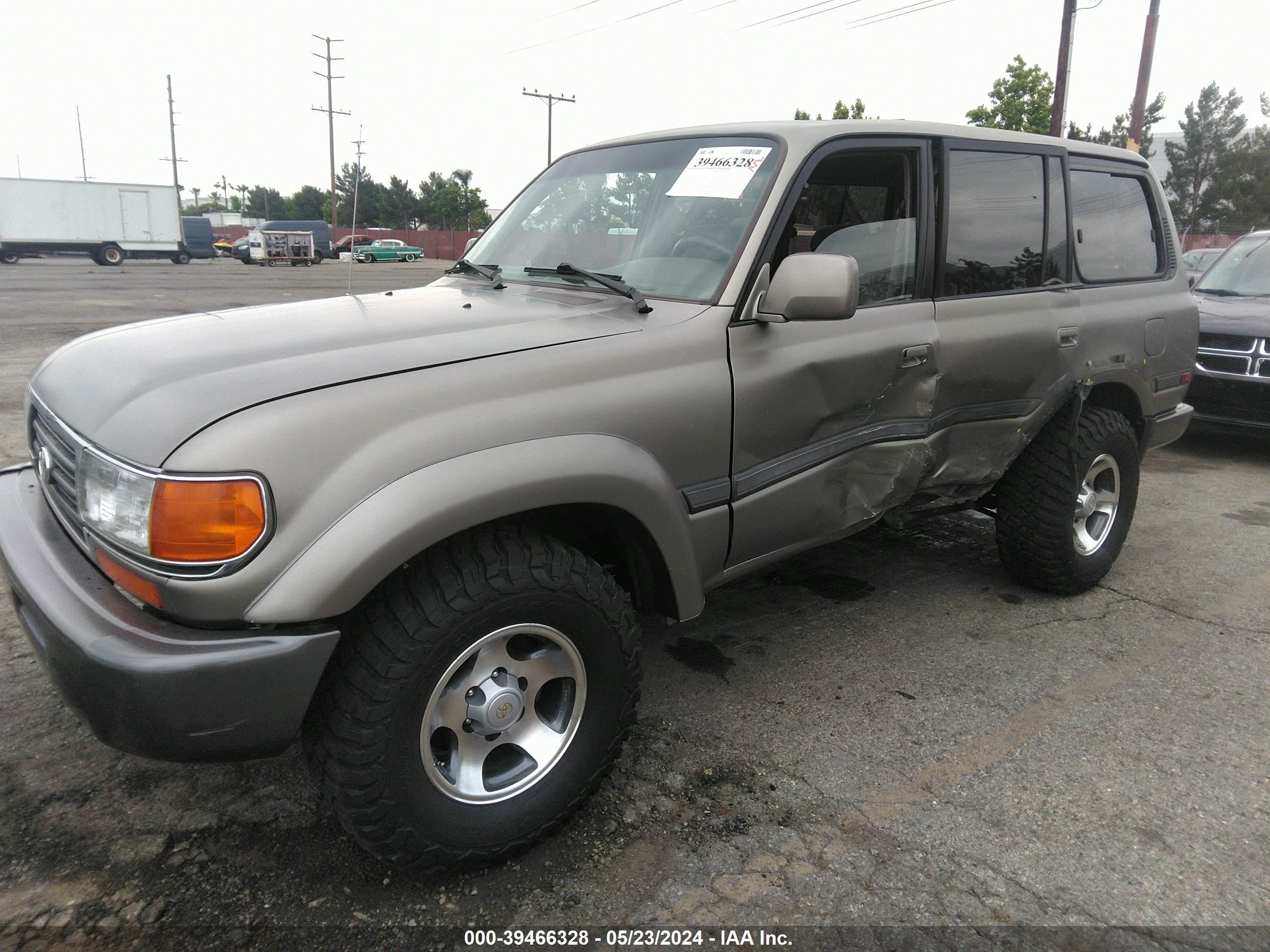 Photo 1 VIN: JT3HJ85J3V0169912 - TOYOTA LAND CRUISER 