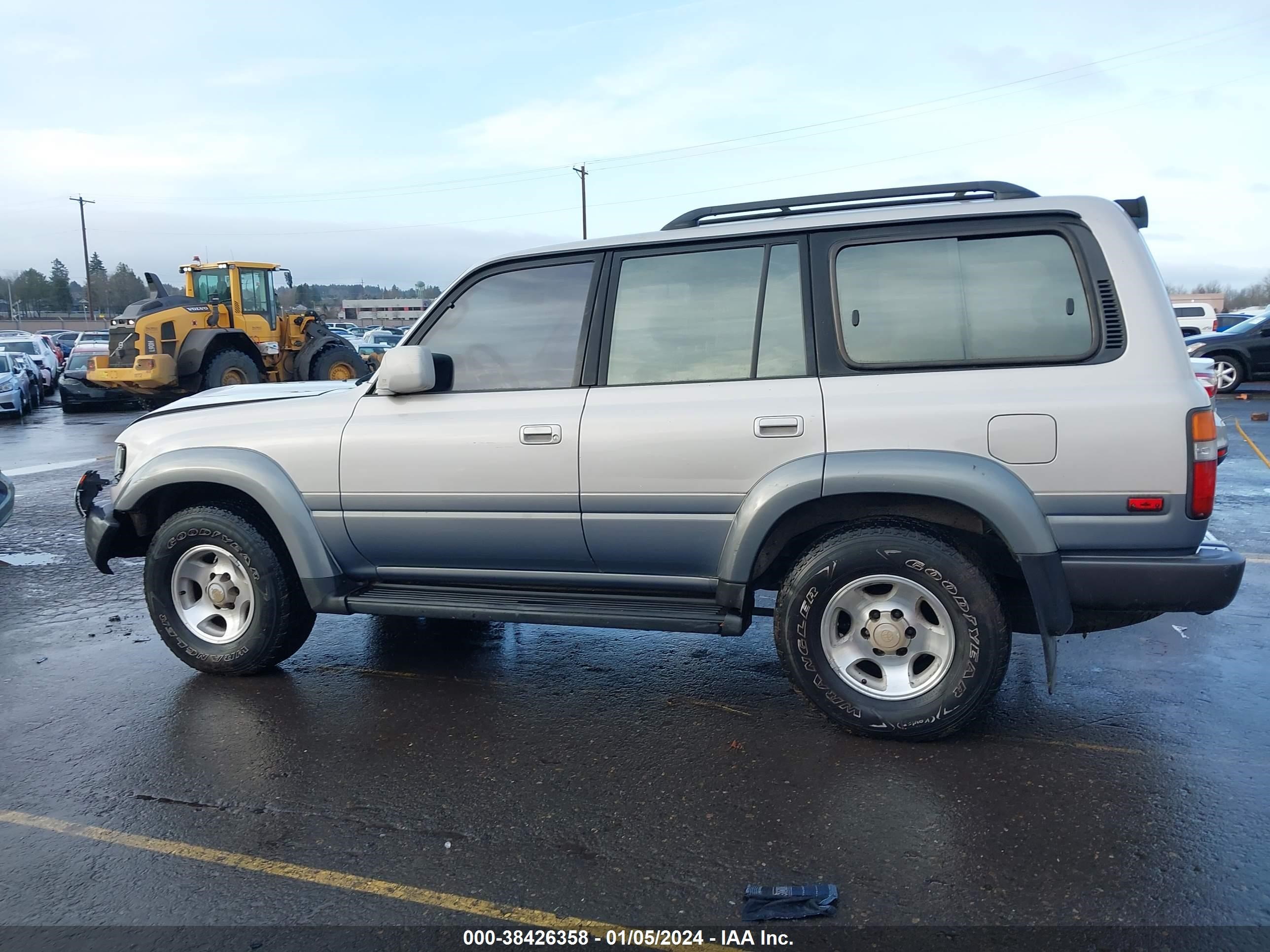 Photo 13 VIN: JT3HJ85J9V0182096 - TOYOTA LAND CRUISER 