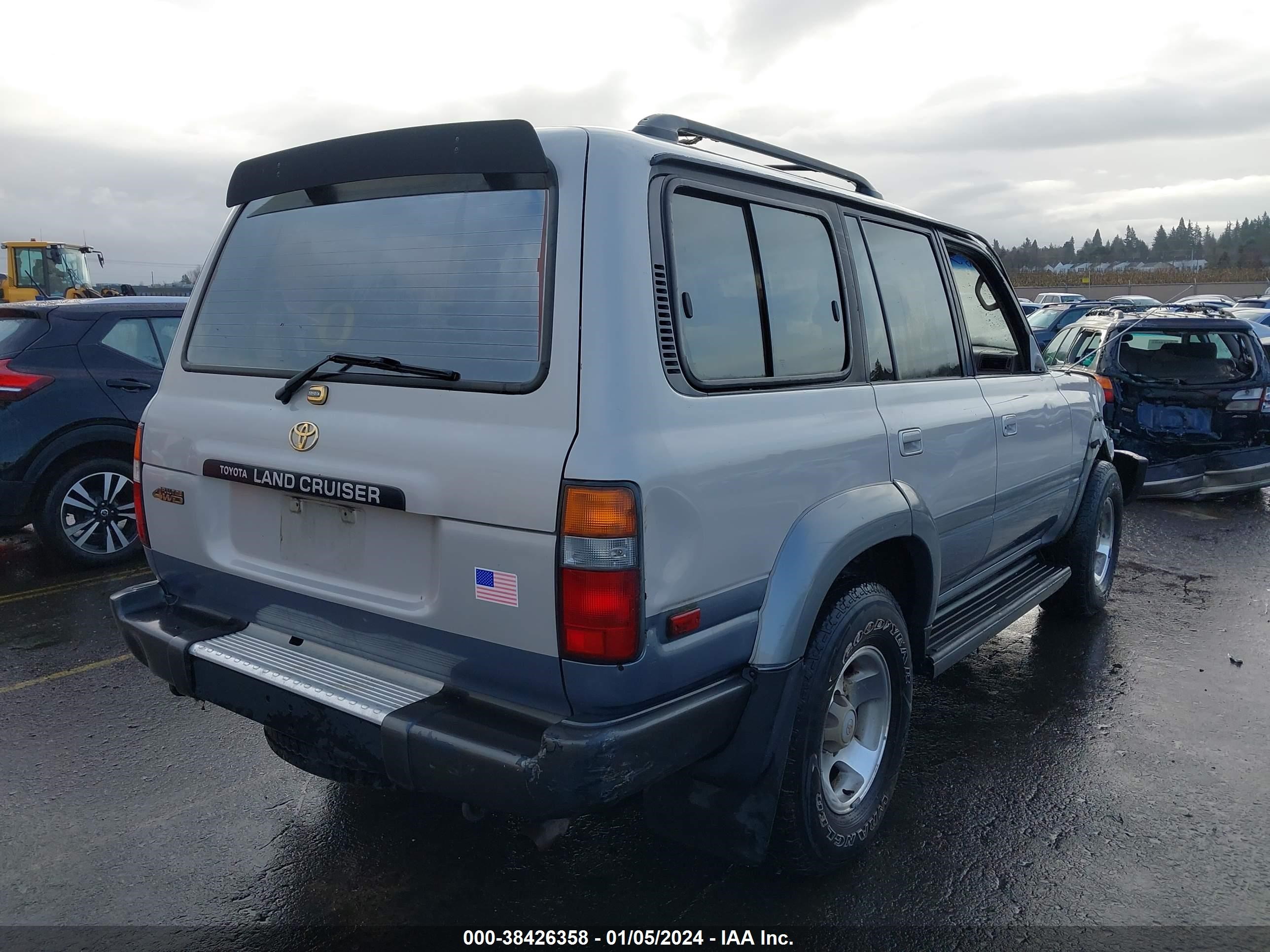 Photo 3 VIN: JT3HJ85J9V0182096 - TOYOTA LAND CRUISER 