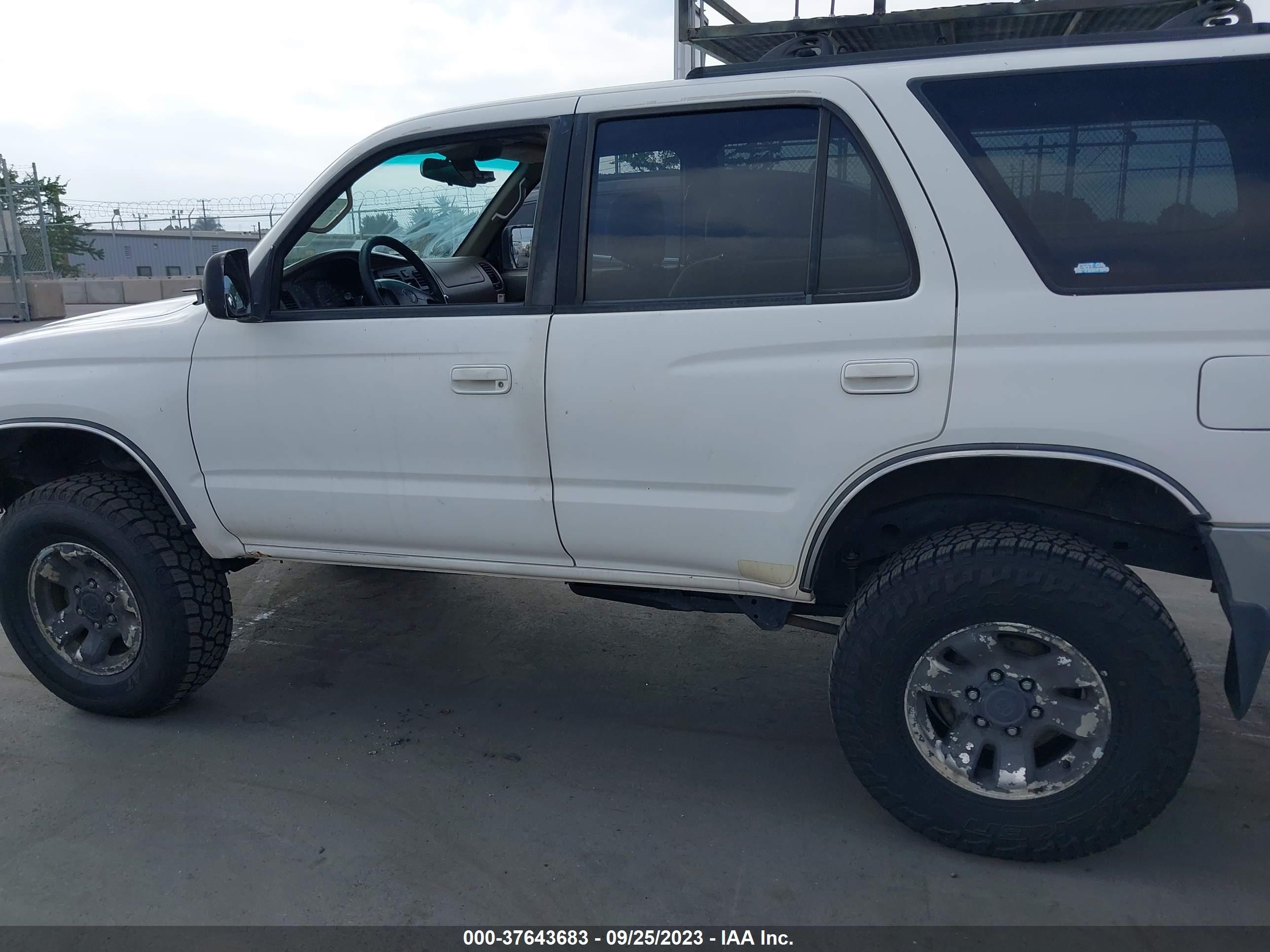 Photo 13 VIN: JT3HN86R6X0228592 - TOYOTA 4RUNNER 