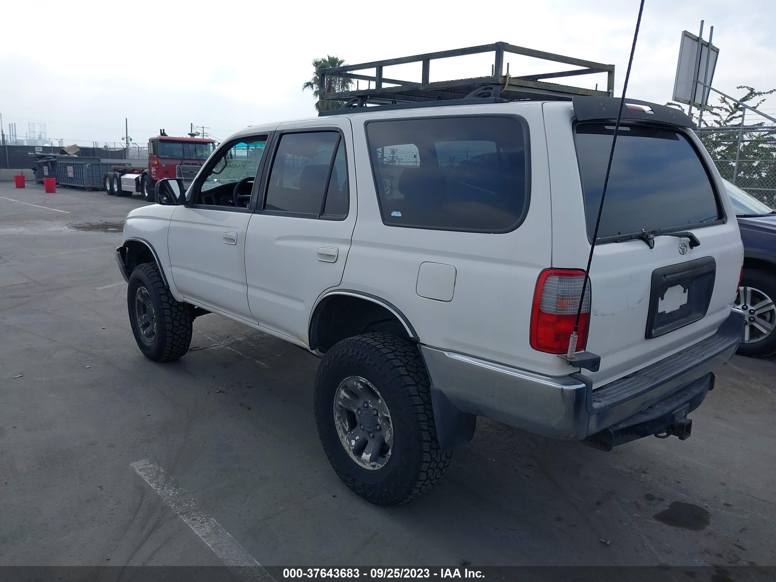 Photo 2 VIN: JT3HN86R6X0228592 - TOYOTA 4RUNNER 