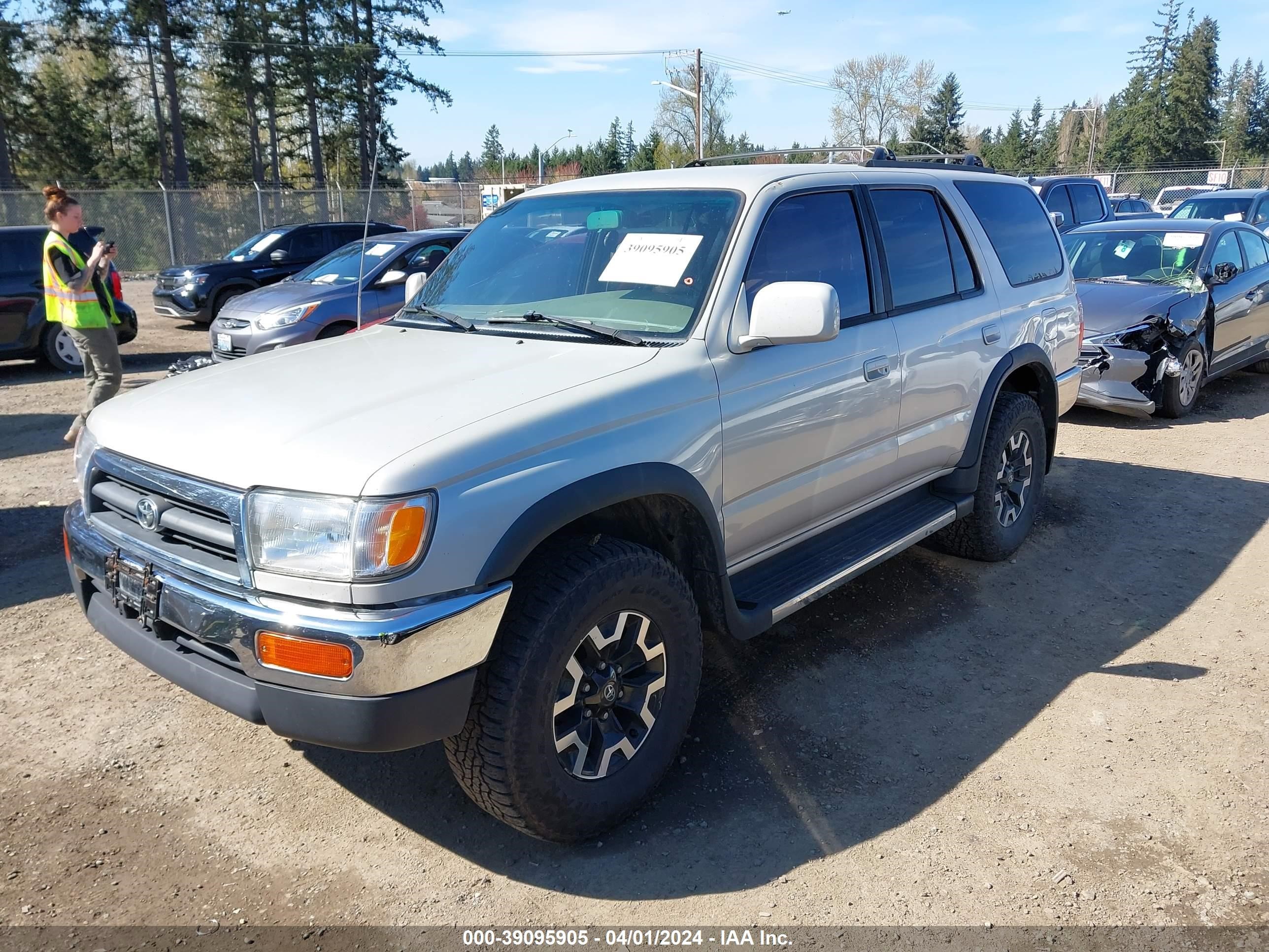 Photo 1 VIN: JT3HN86R7V0122472 - TOYOTA 4RUNNER 