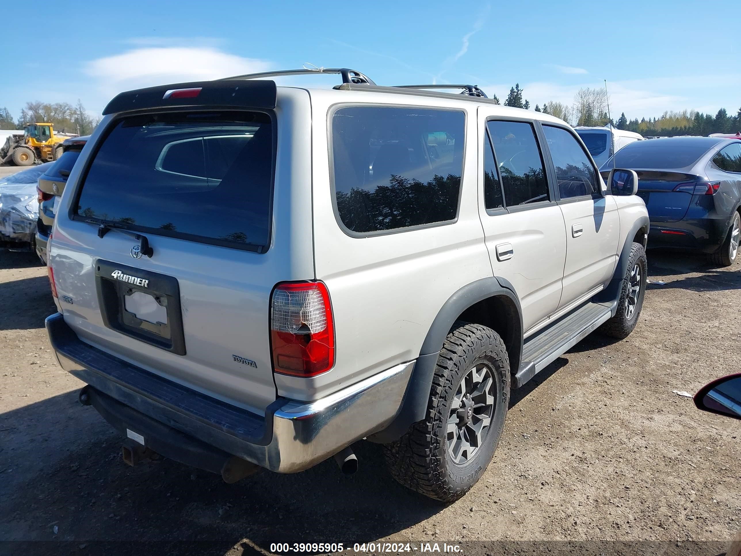 Photo 3 VIN: JT3HN86R7V0122472 - TOYOTA 4RUNNER 