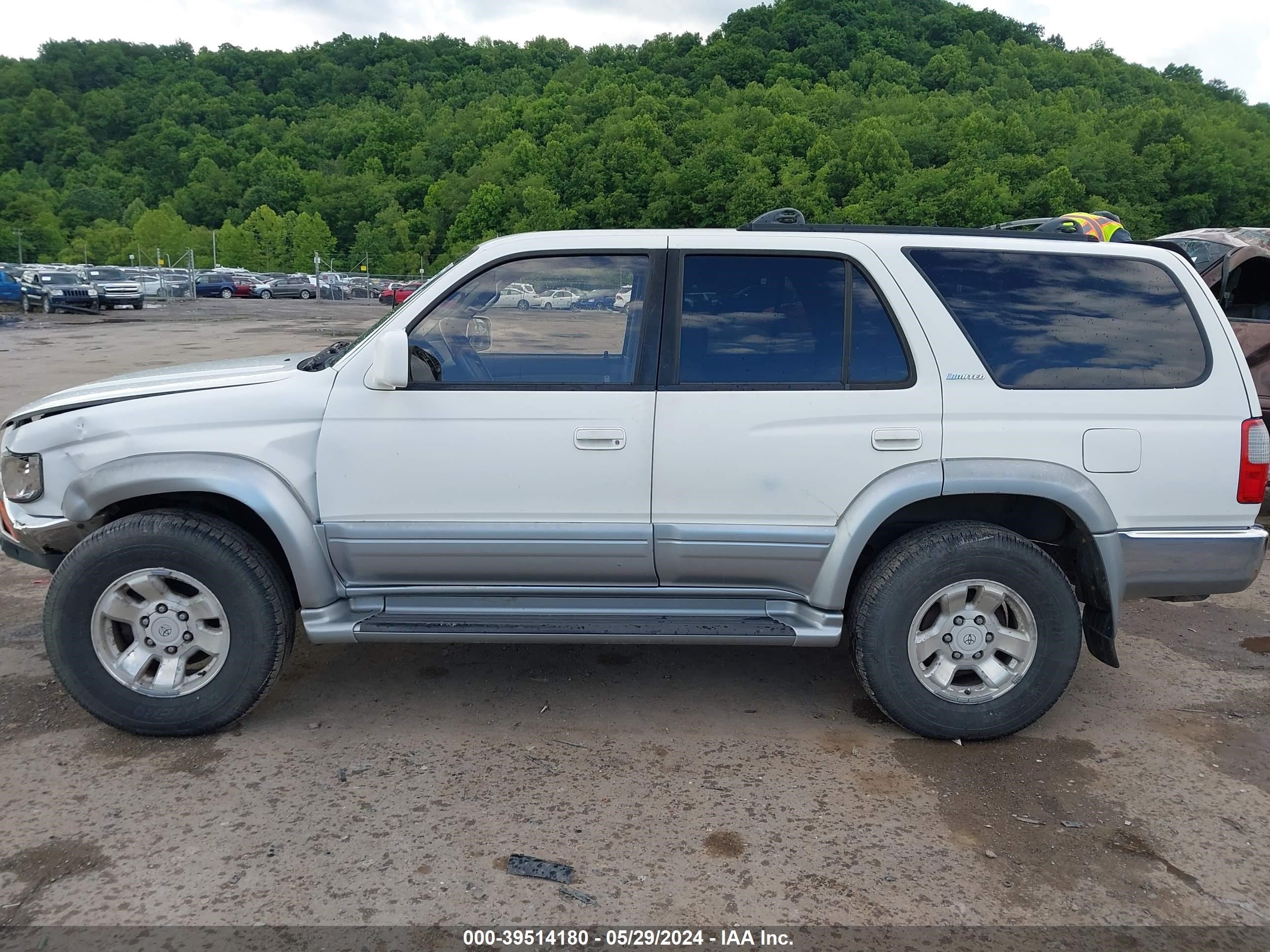 Photo 13 VIN: JT3HN87R8W0163595 - TOYOTA 4RUNNER 