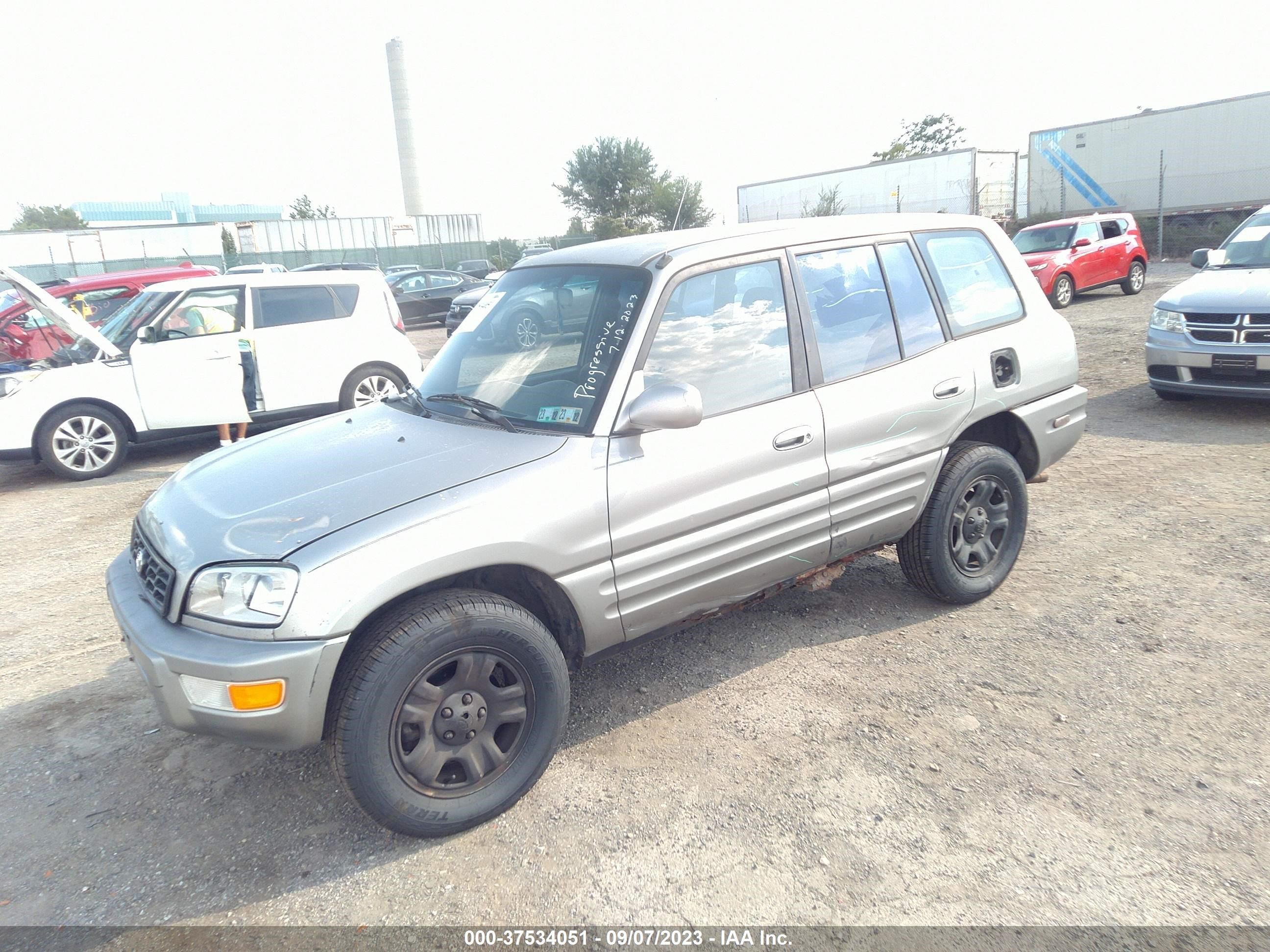 Photo 1 VIN: JT3HP10V3Y7155715 - TOYOTA RAV 4 