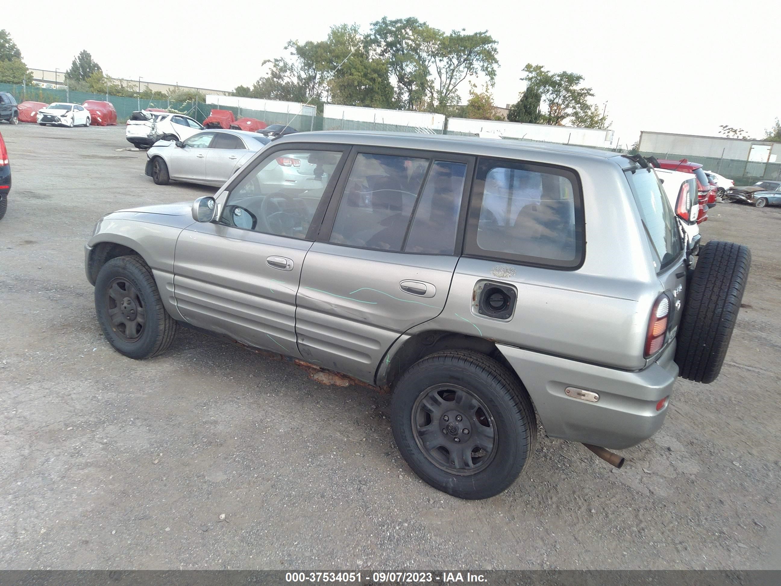 Photo 2 VIN: JT3HP10V3Y7155715 - TOYOTA RAV 4 