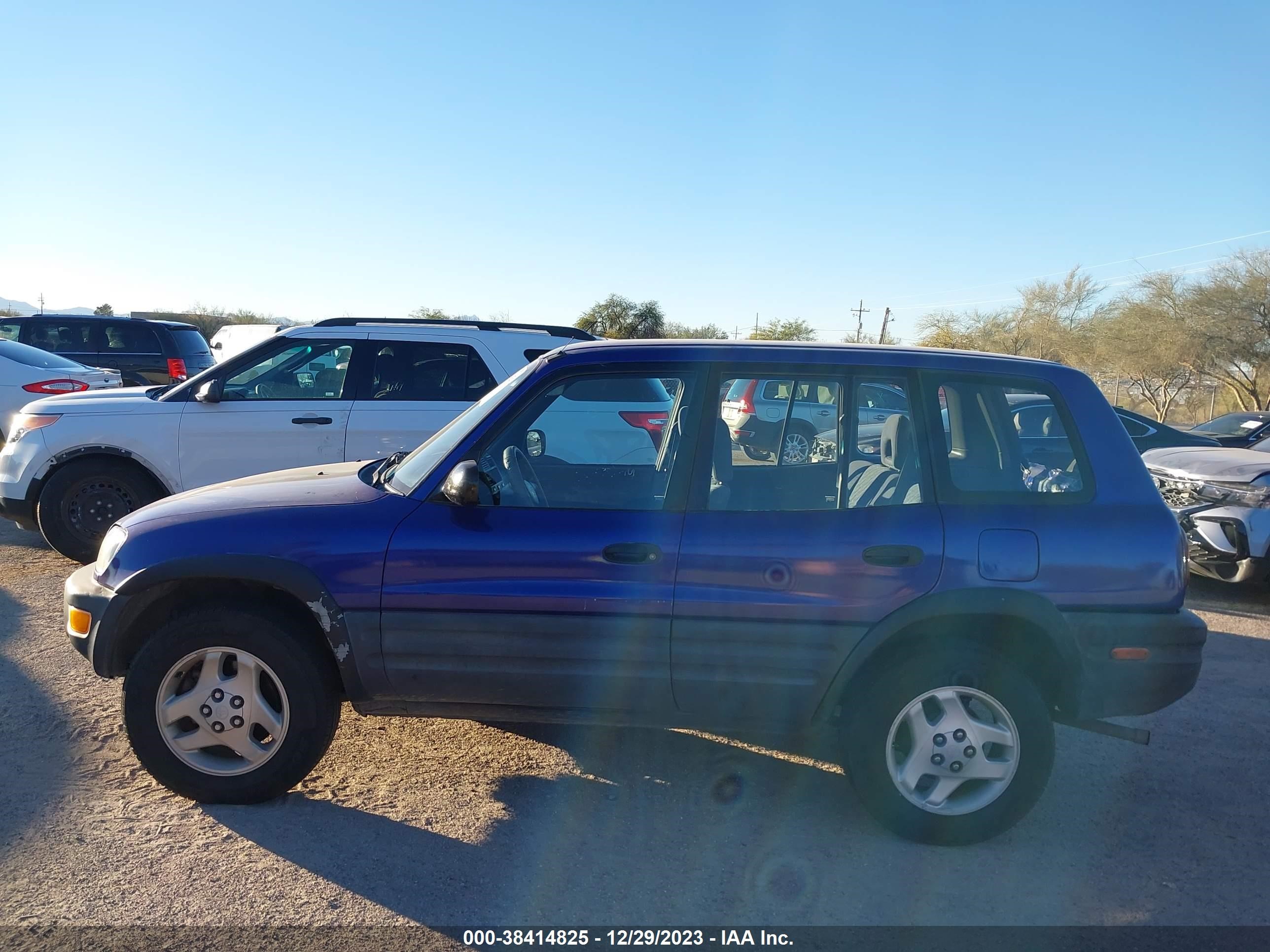 Photo 13 VIN: JT3HP10V6X0203781 - TOYOTA RAV 4 