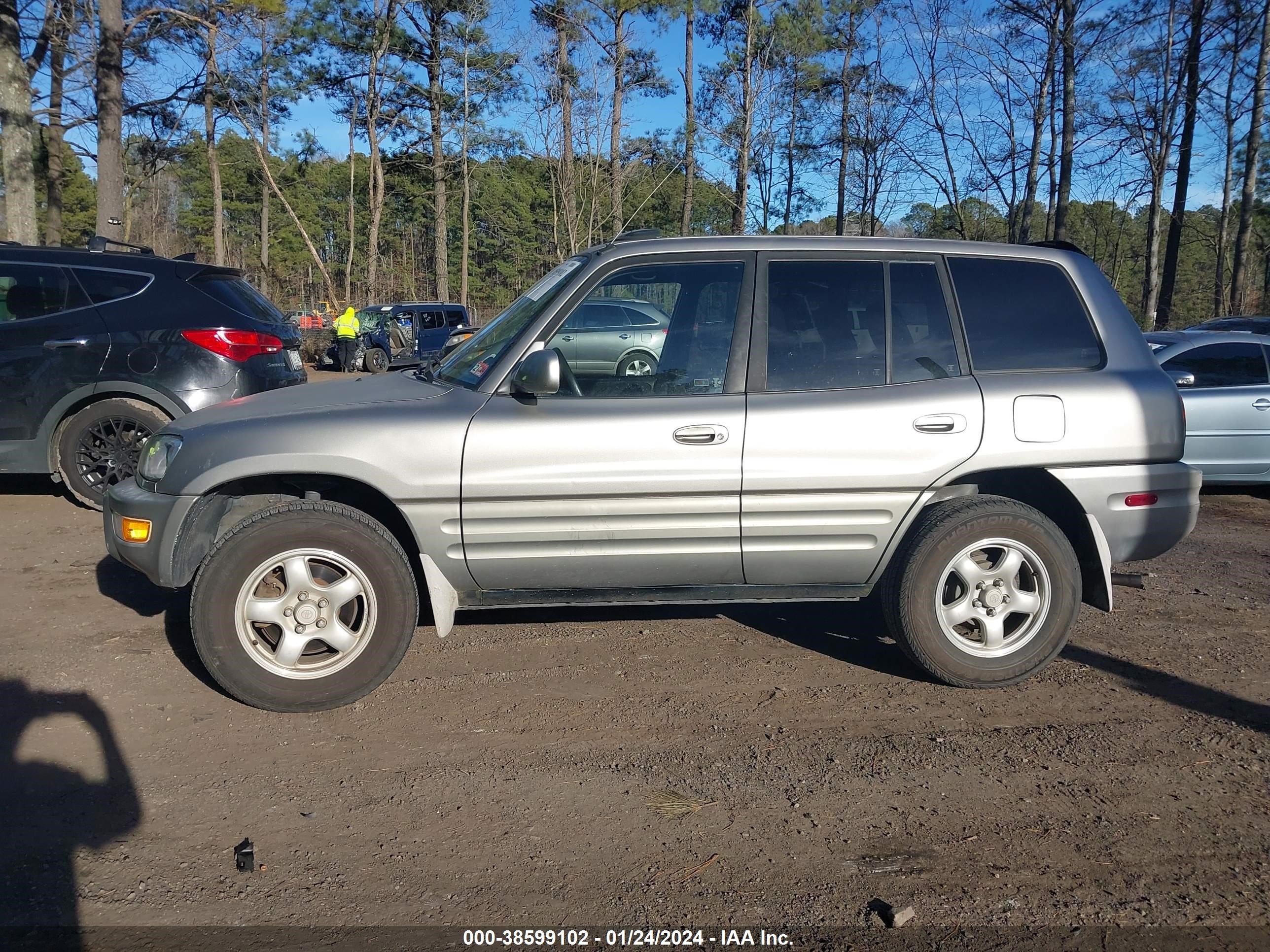 Photo 13 VIN: JT3HP10V6Y7167633 - TOYOTA RAV 4 