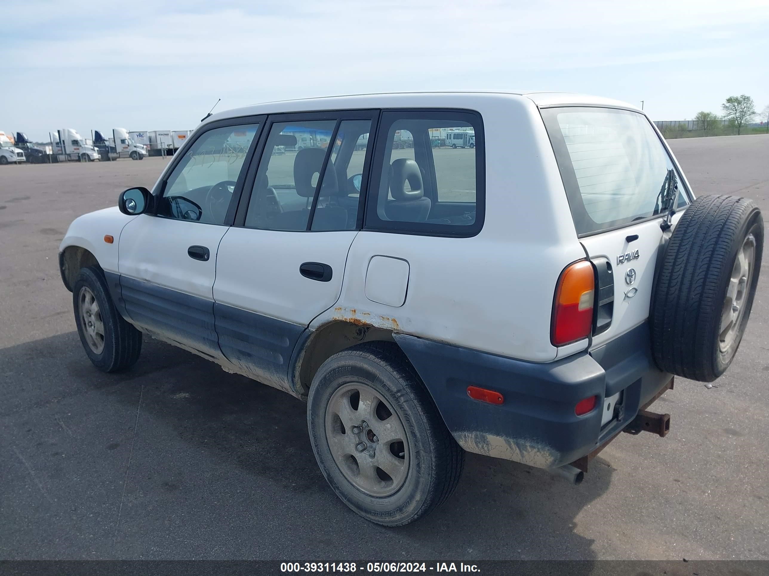 Photo 2 VIN: JT3HP10V7V7044886 - TOYOTA RAV 4 